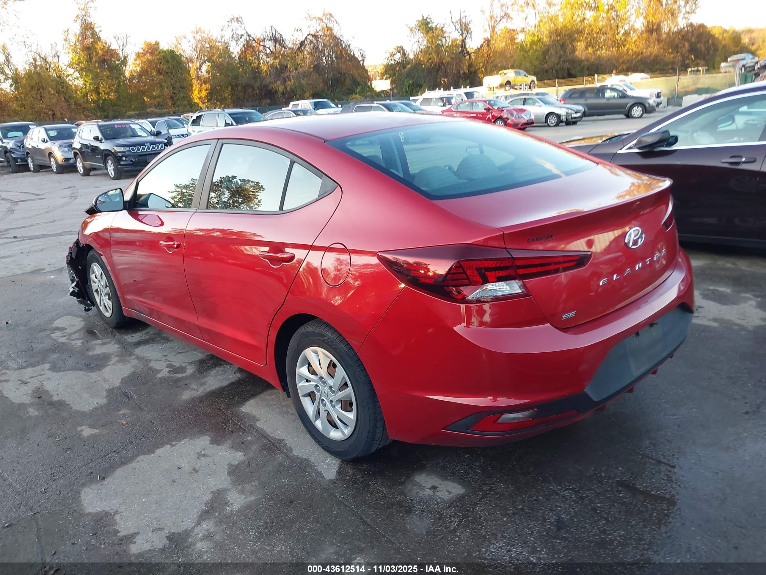 HYUNDAI ELANTRA image 3