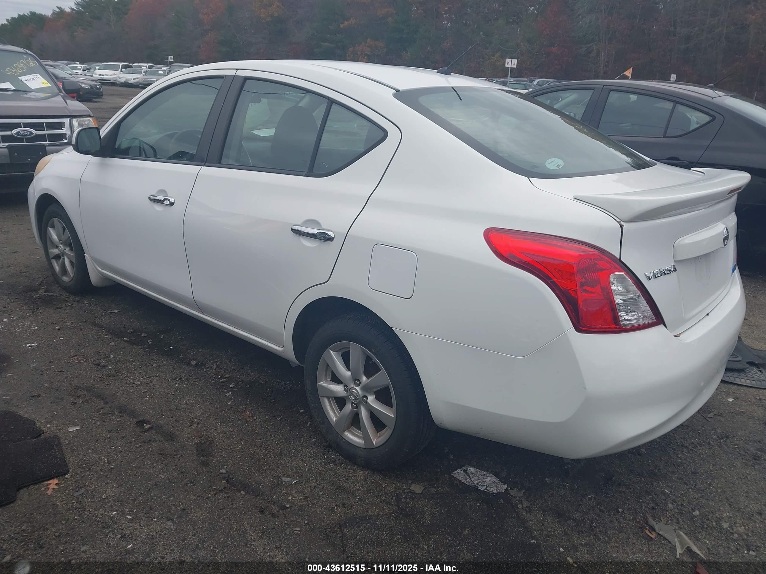 NISSAN VERSA image 3