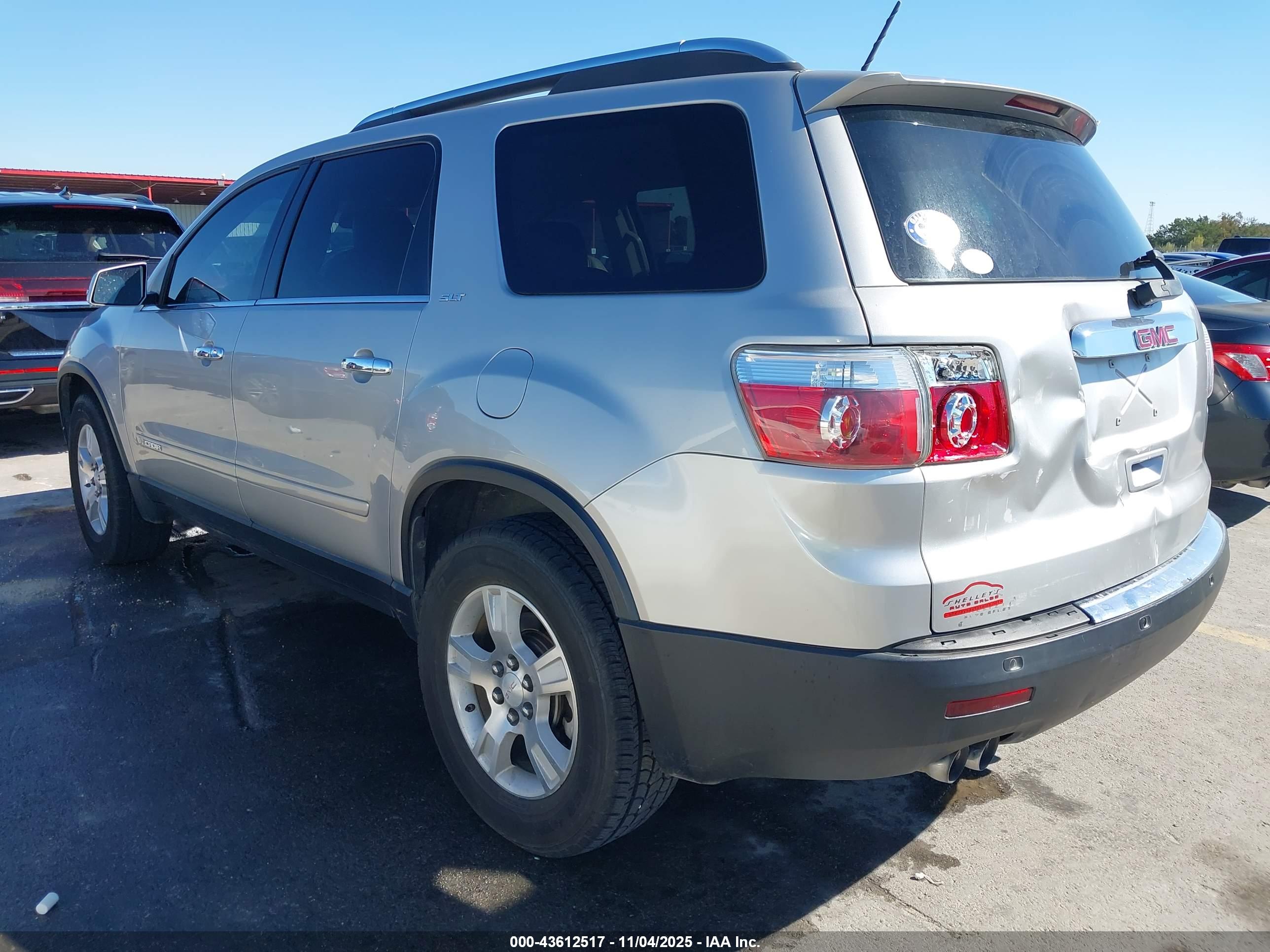 GMC ACADIA image 3