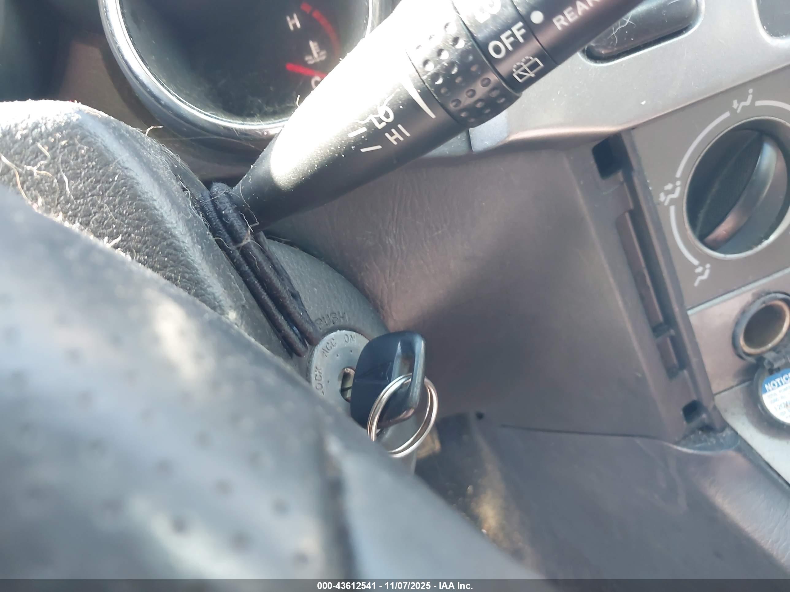 PONTIAC VIBE image 11