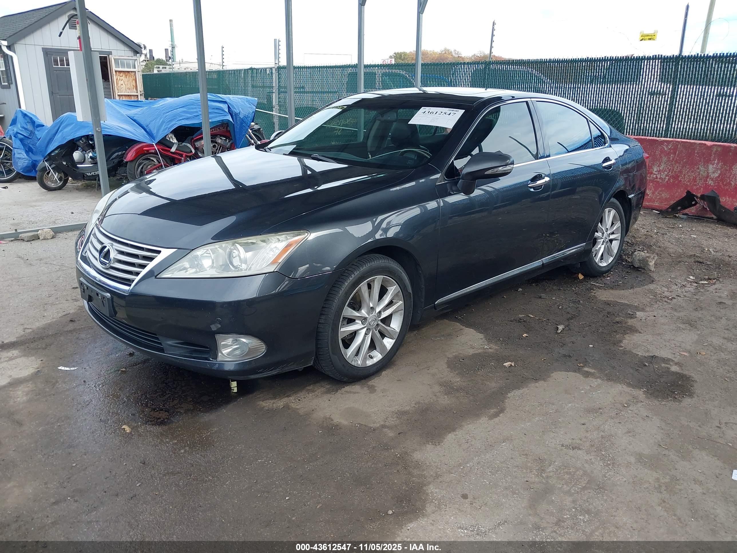 LEXUS ES image 2