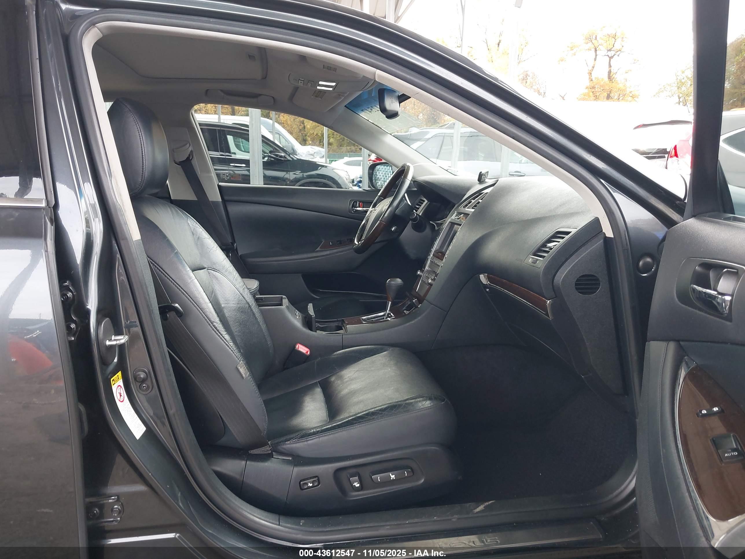 LEXUS ES image 5