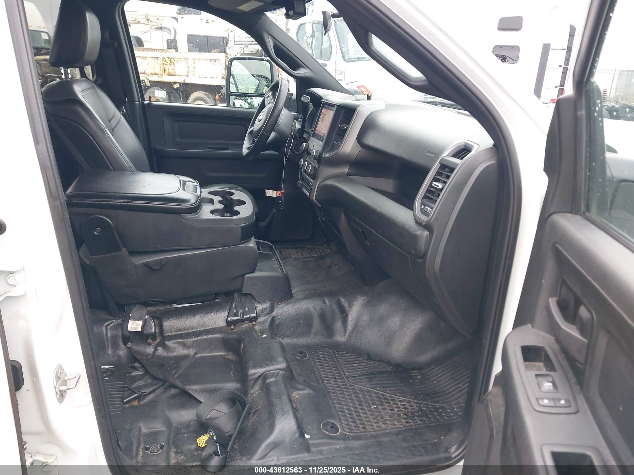 RAM 3500 image 5