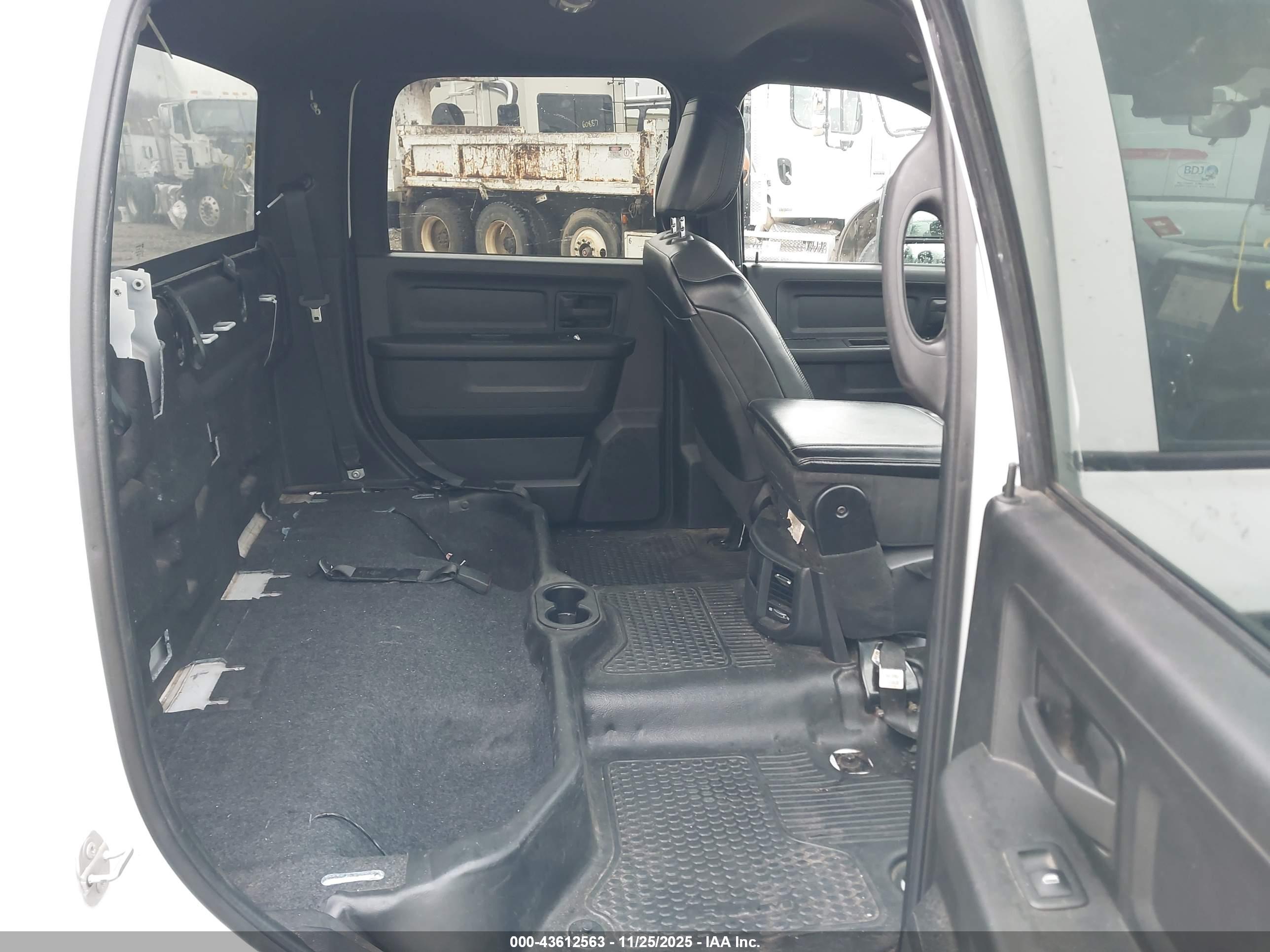 RAM 3500 image 8