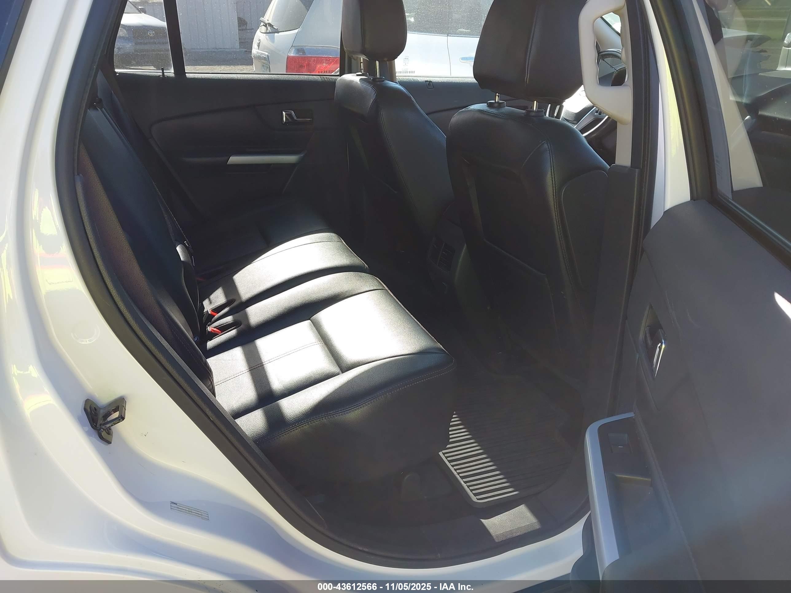 FORD EDGE image 8
