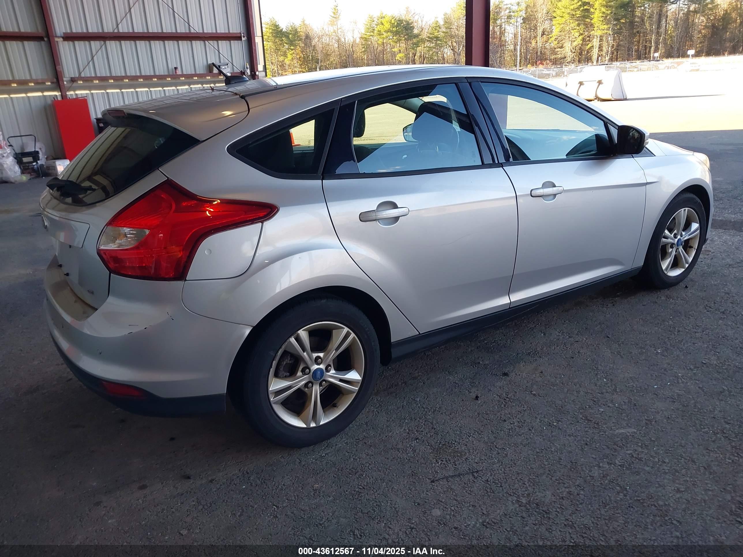 FORD FOCUS image 4