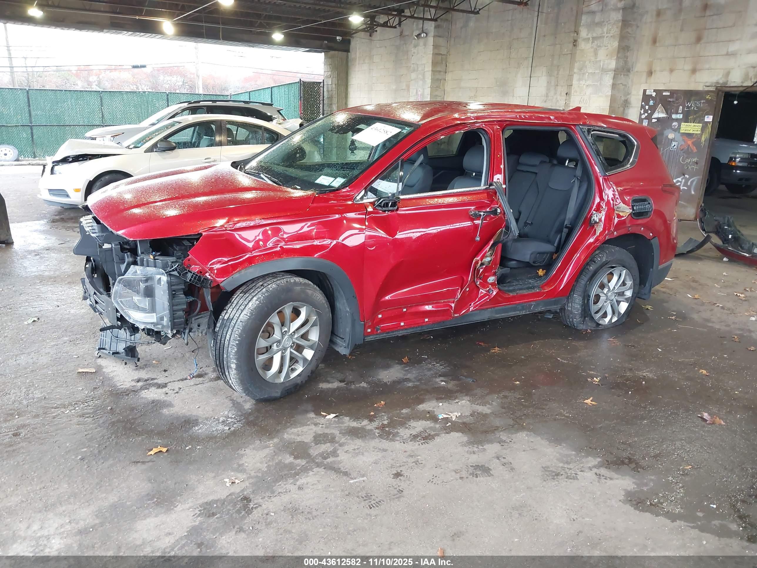 HYUNDAI SANTA image 2