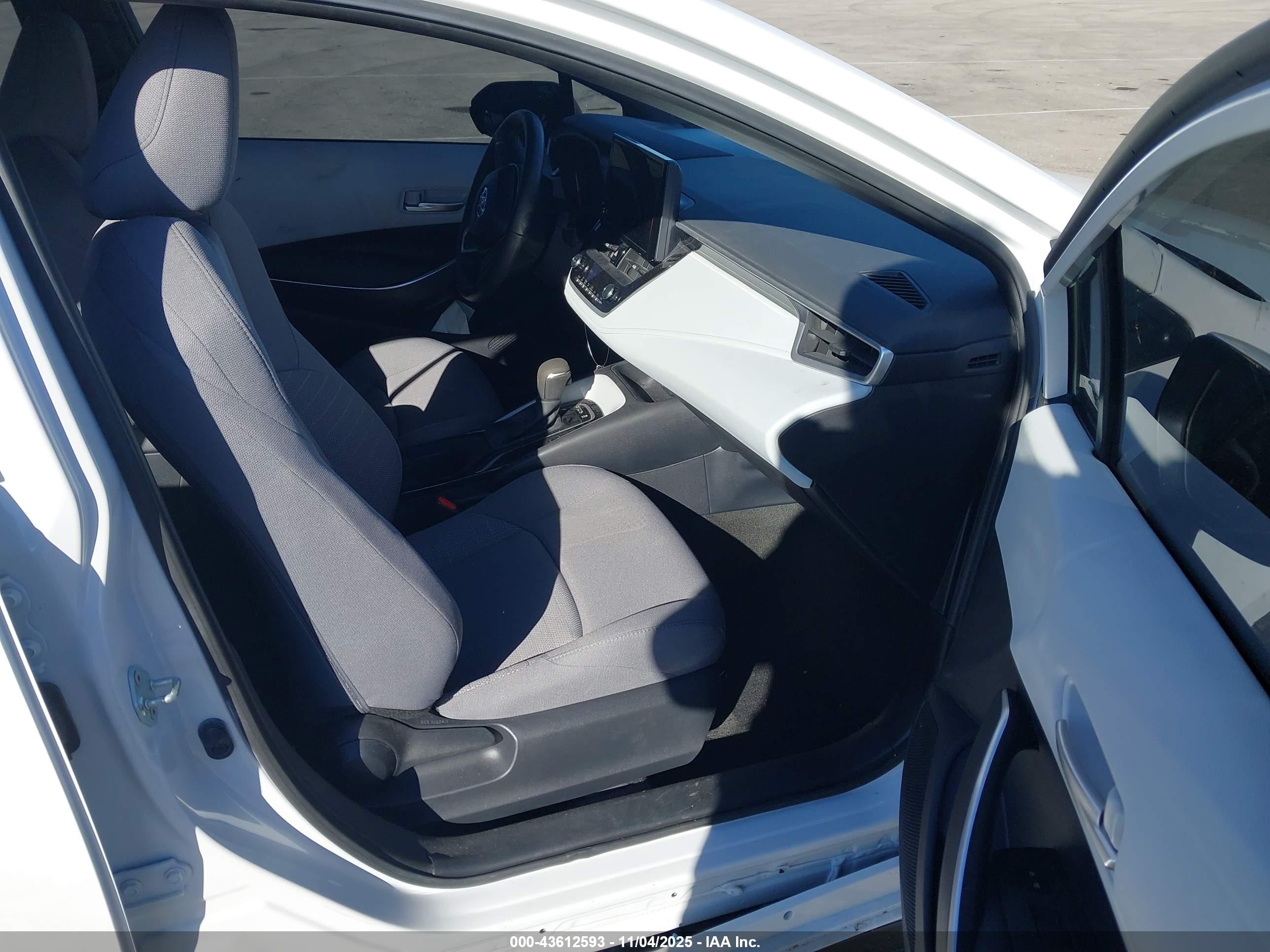 TOYOTA COROLLA image 5