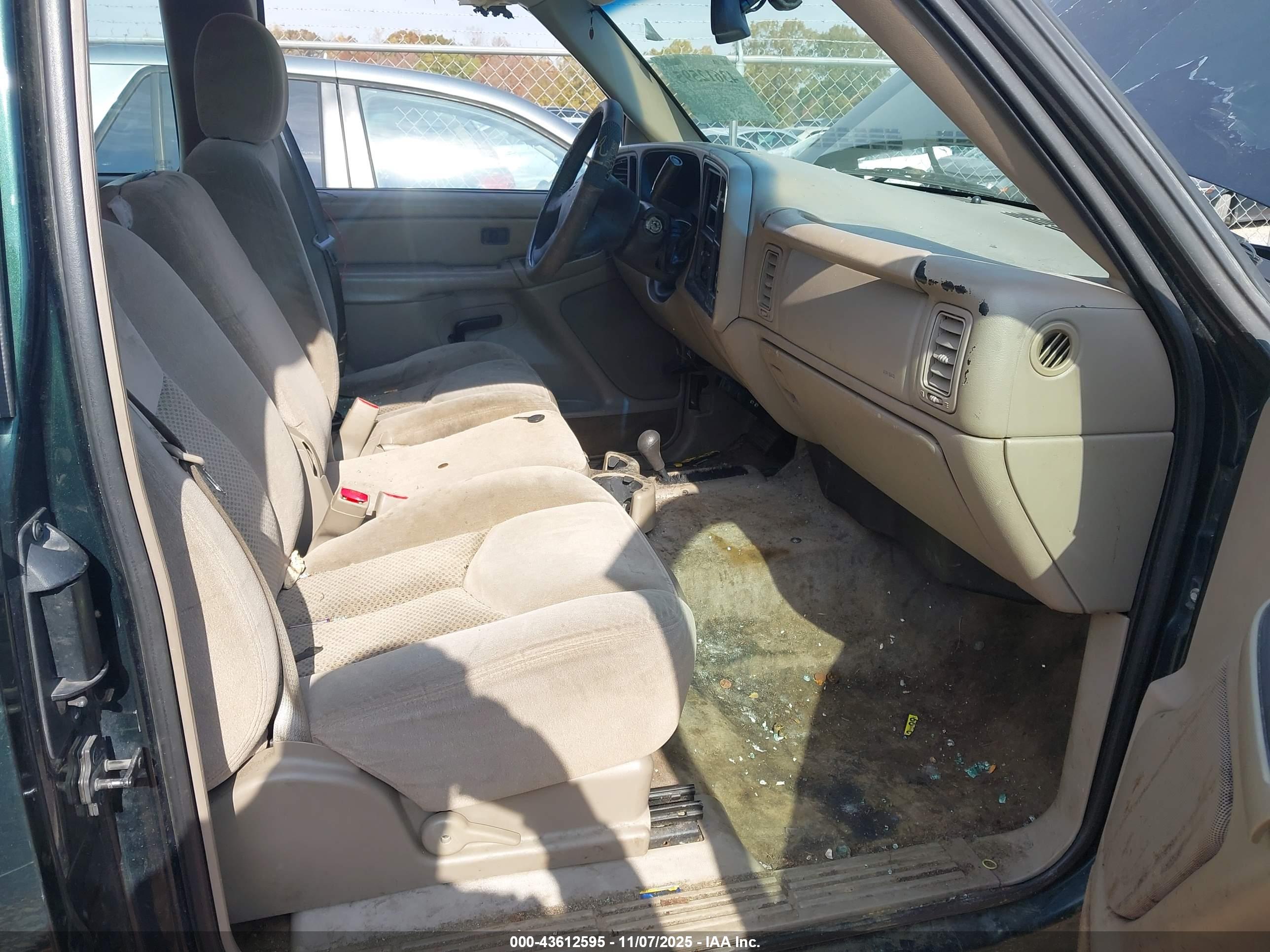 CHEVROLET SILVERADO image 5