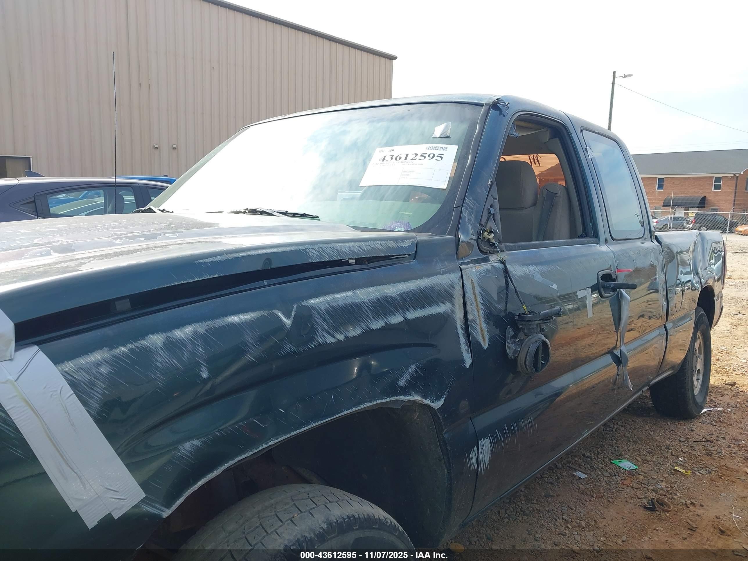 CHEVROLET SILVERADO image 6