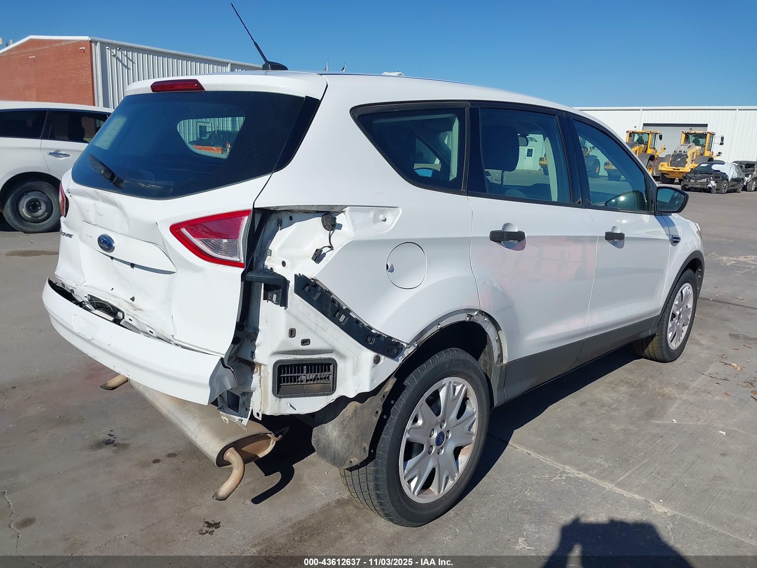 FORD ESCAPE image 4