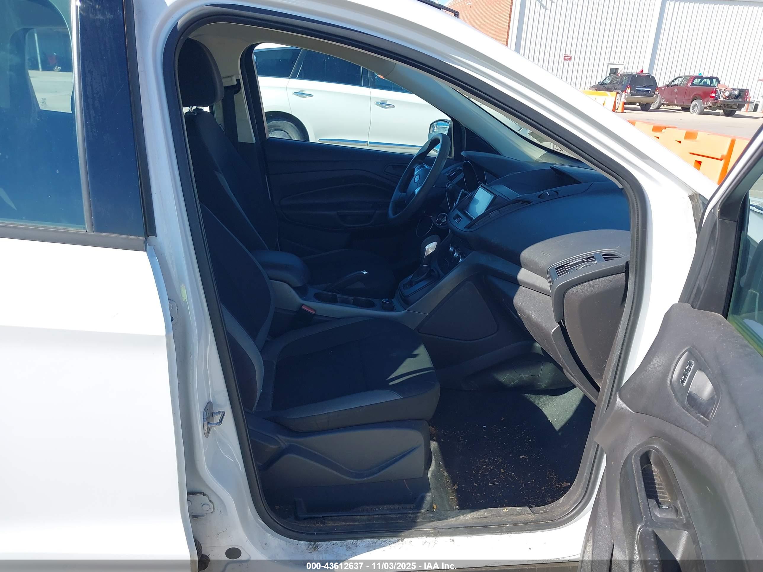 FORD ESCAPE image 5