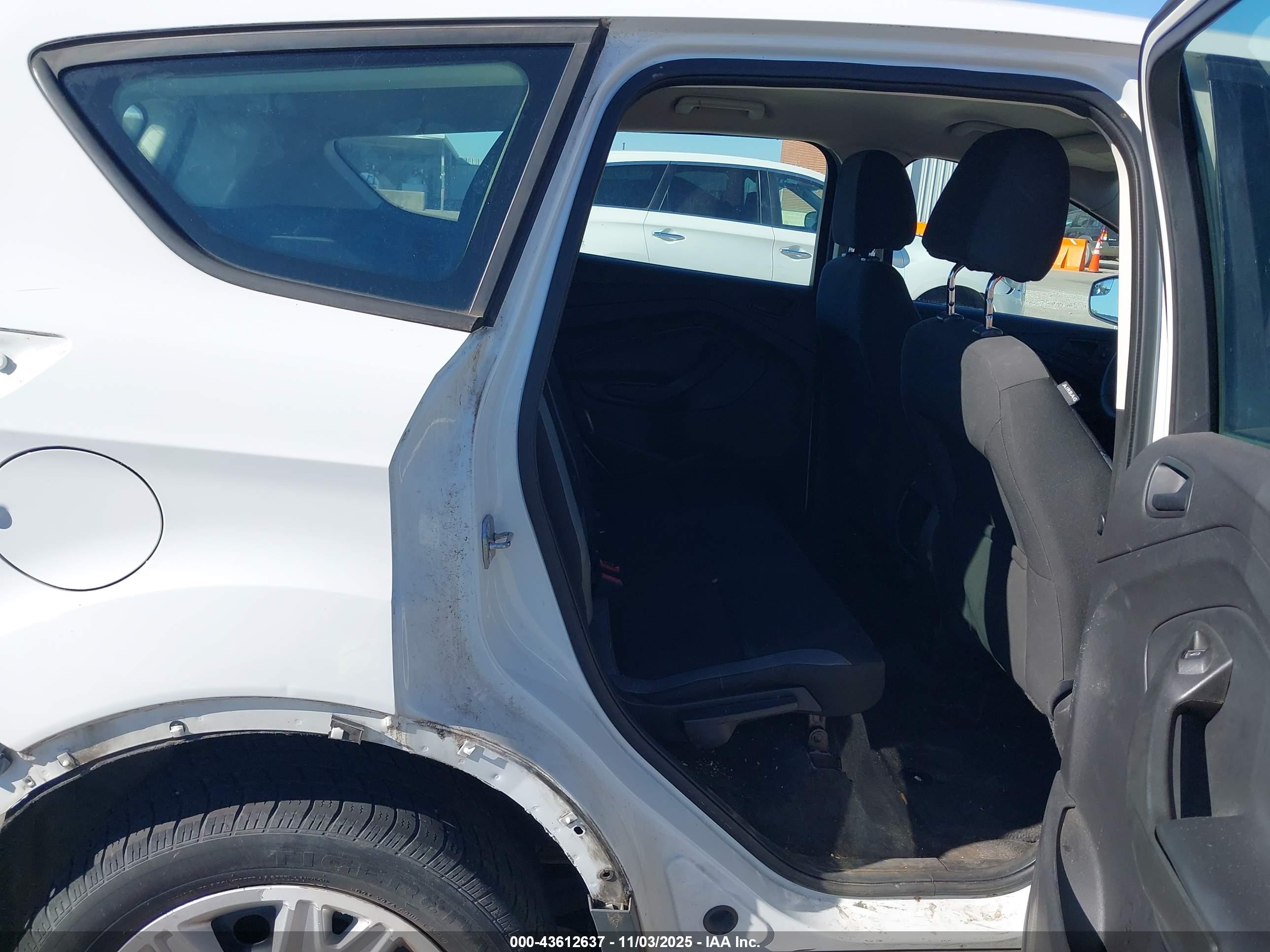 FORD ESCAPE image 8