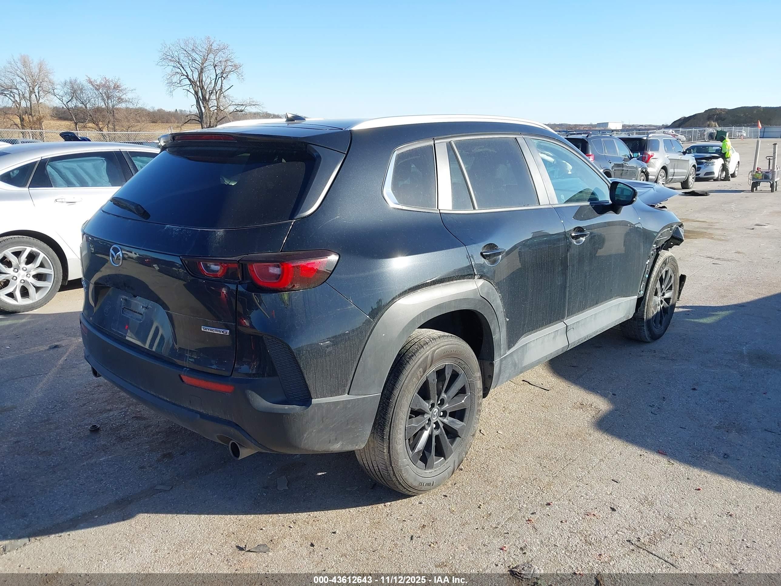 MAZDA CX-50 image 4