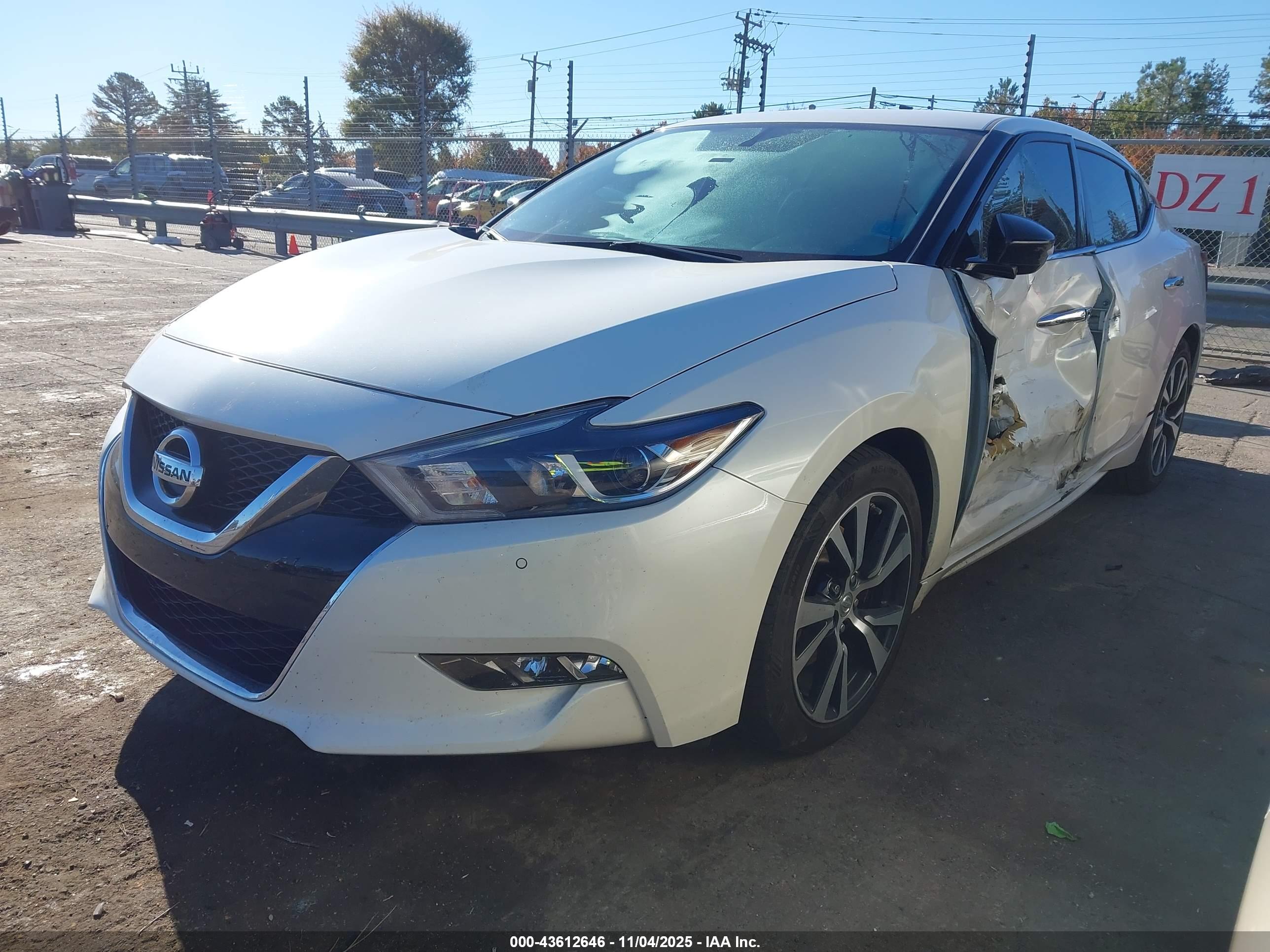 NISSAN MAXIMA image 2