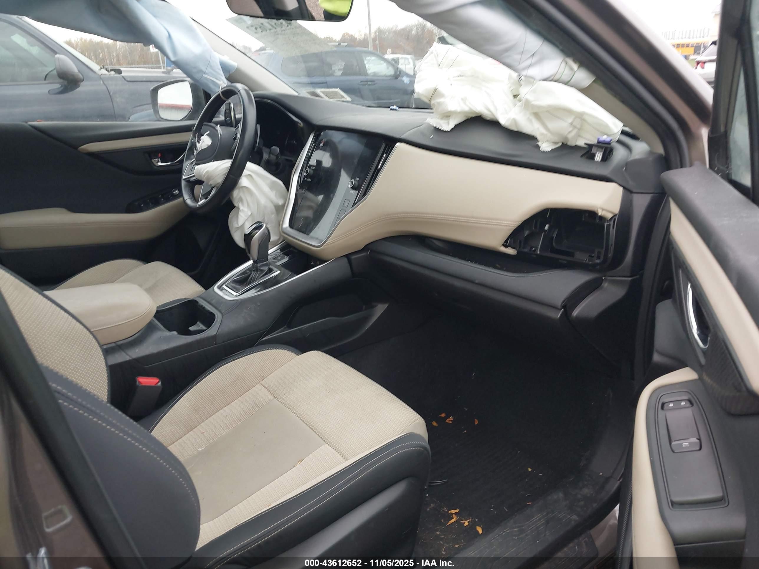 SUBARU OUTBACK image 5