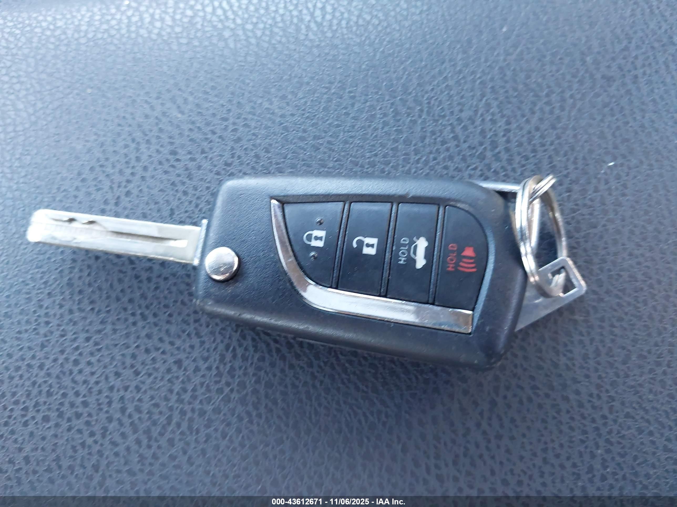 TOYOTA CAMRY image 11