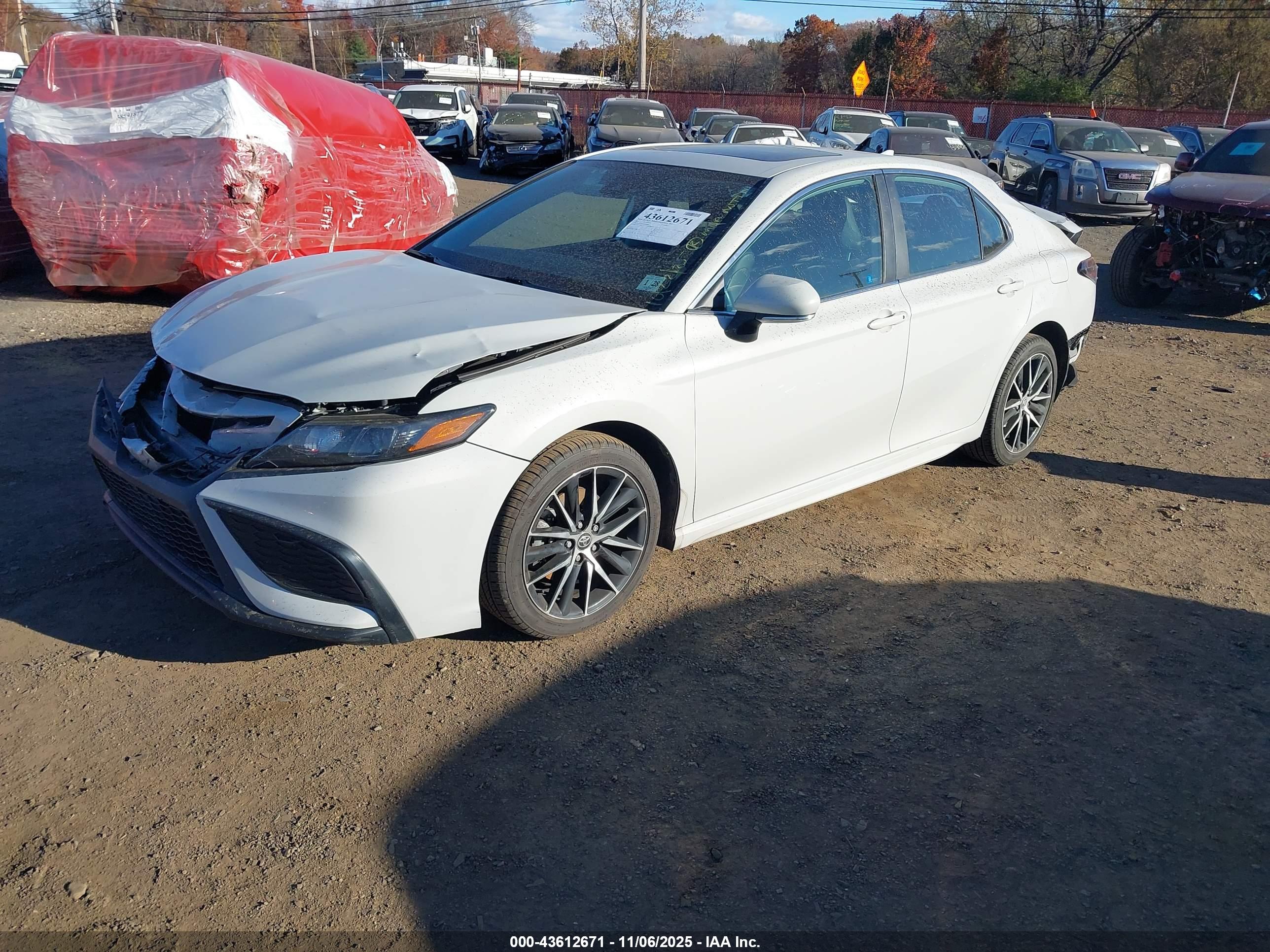 TOYOTA CAMRY image 2
