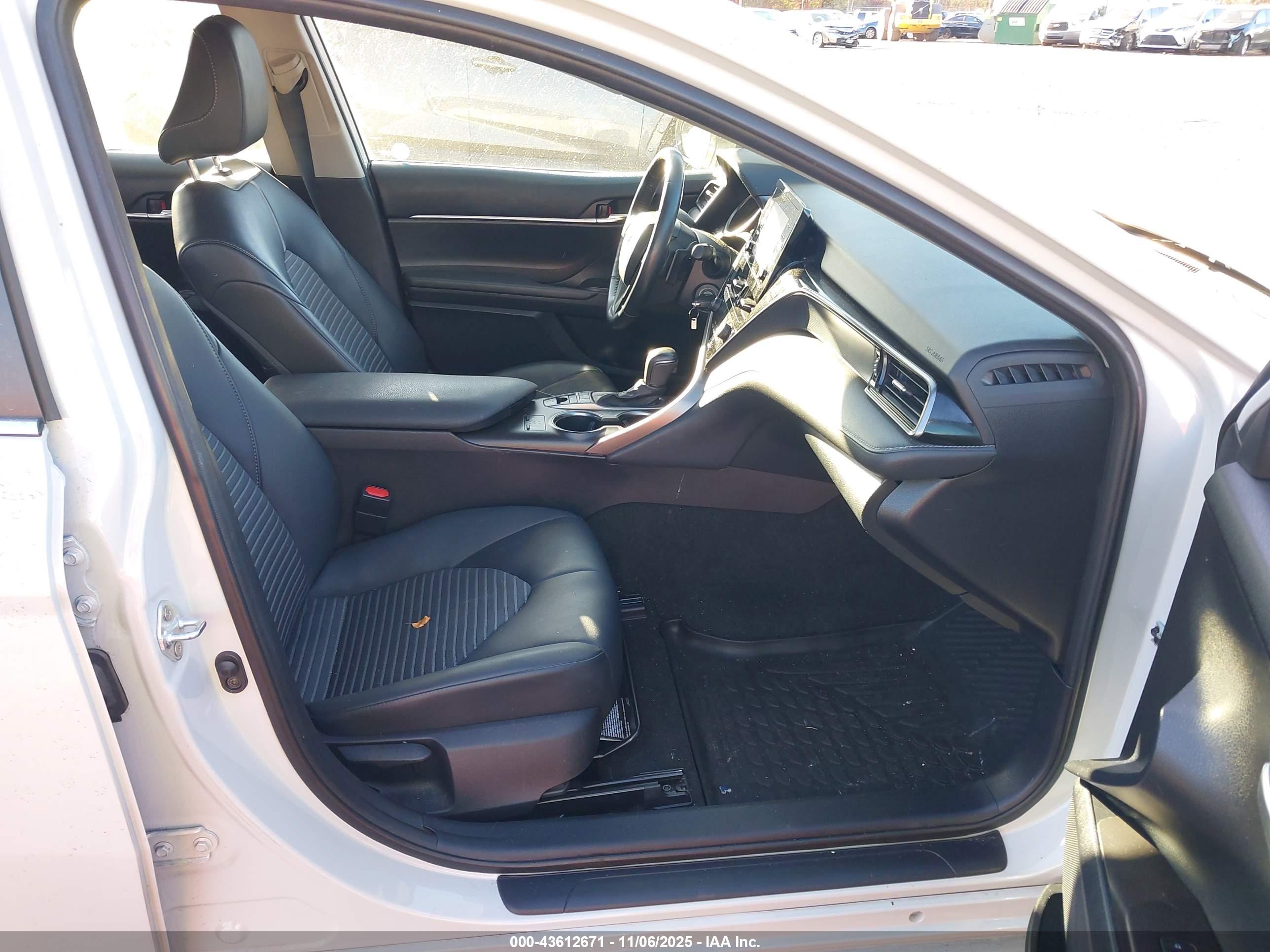 TOYOTA CAMRY image 5