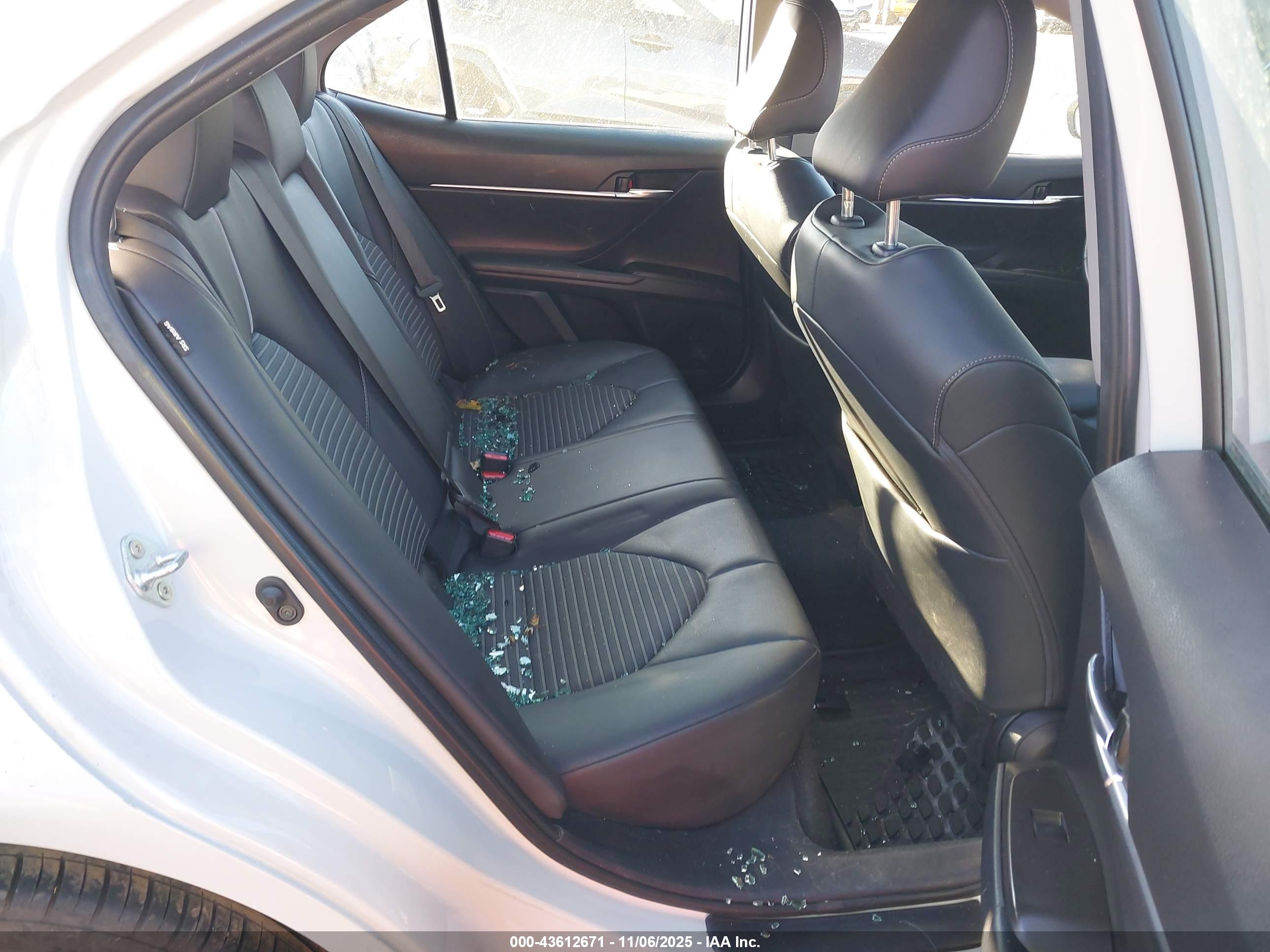 TOYOTA CAMRY image 8