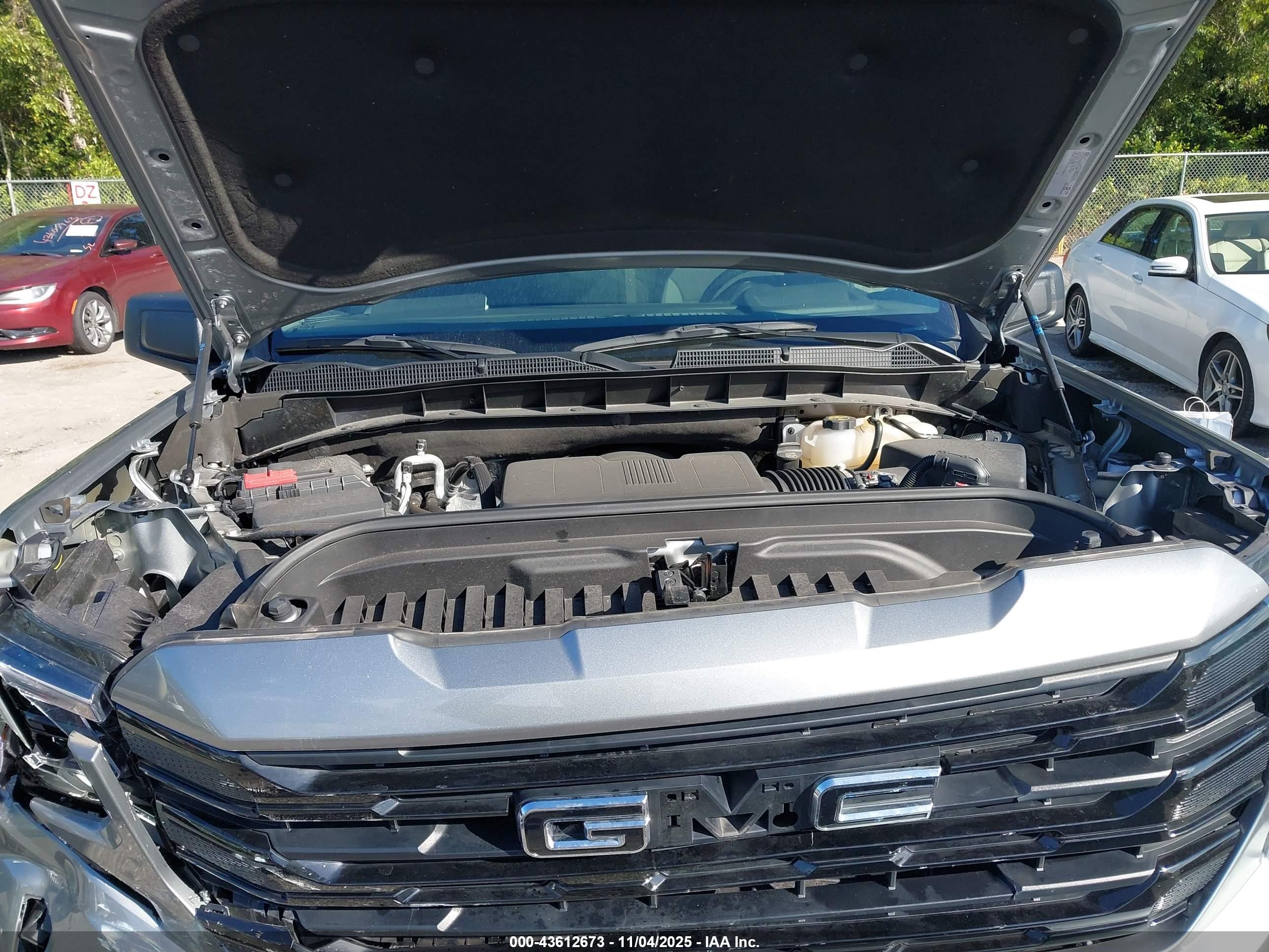 GMC SIERRA image 10