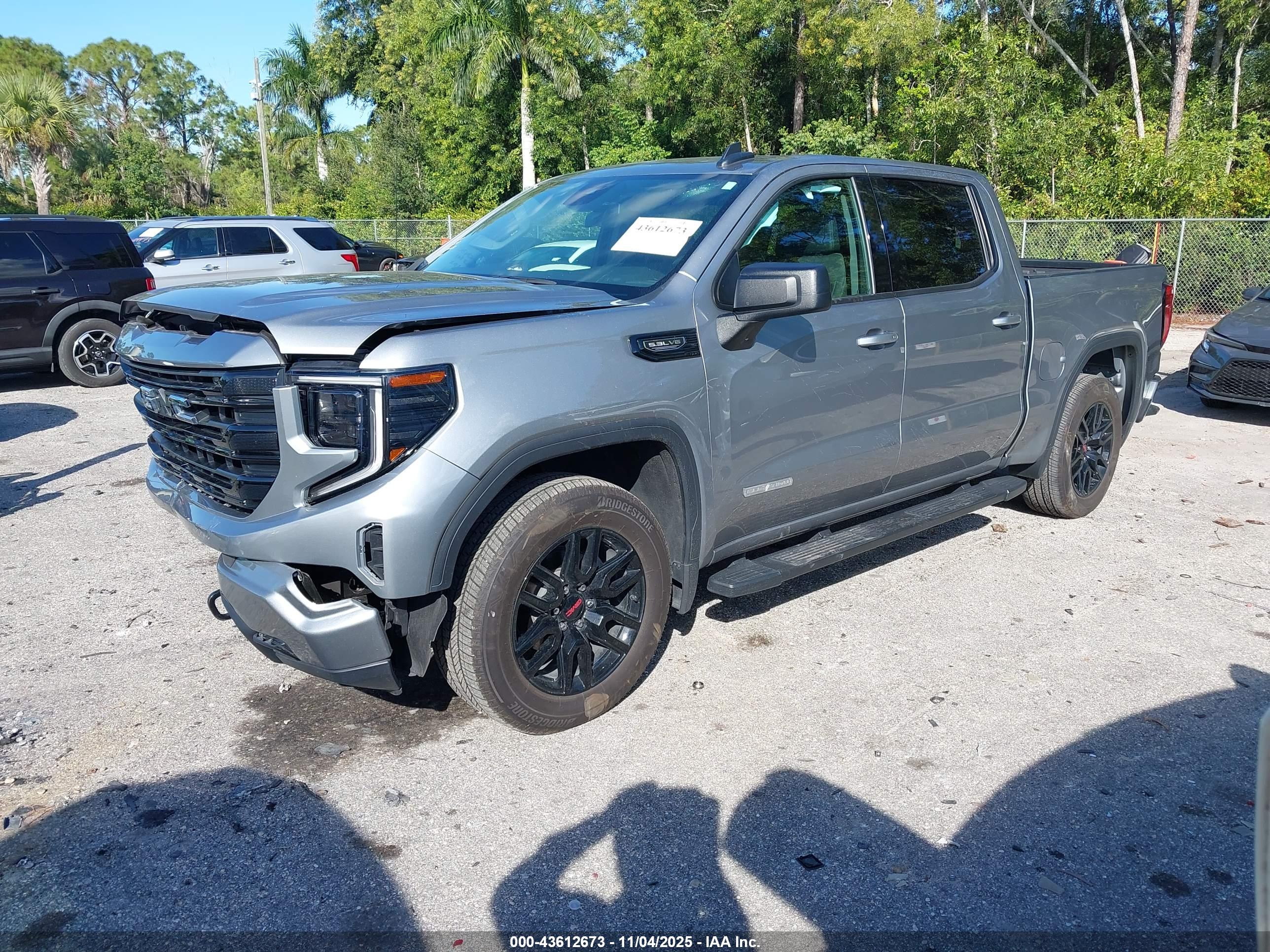 GMC SIERRA image 2