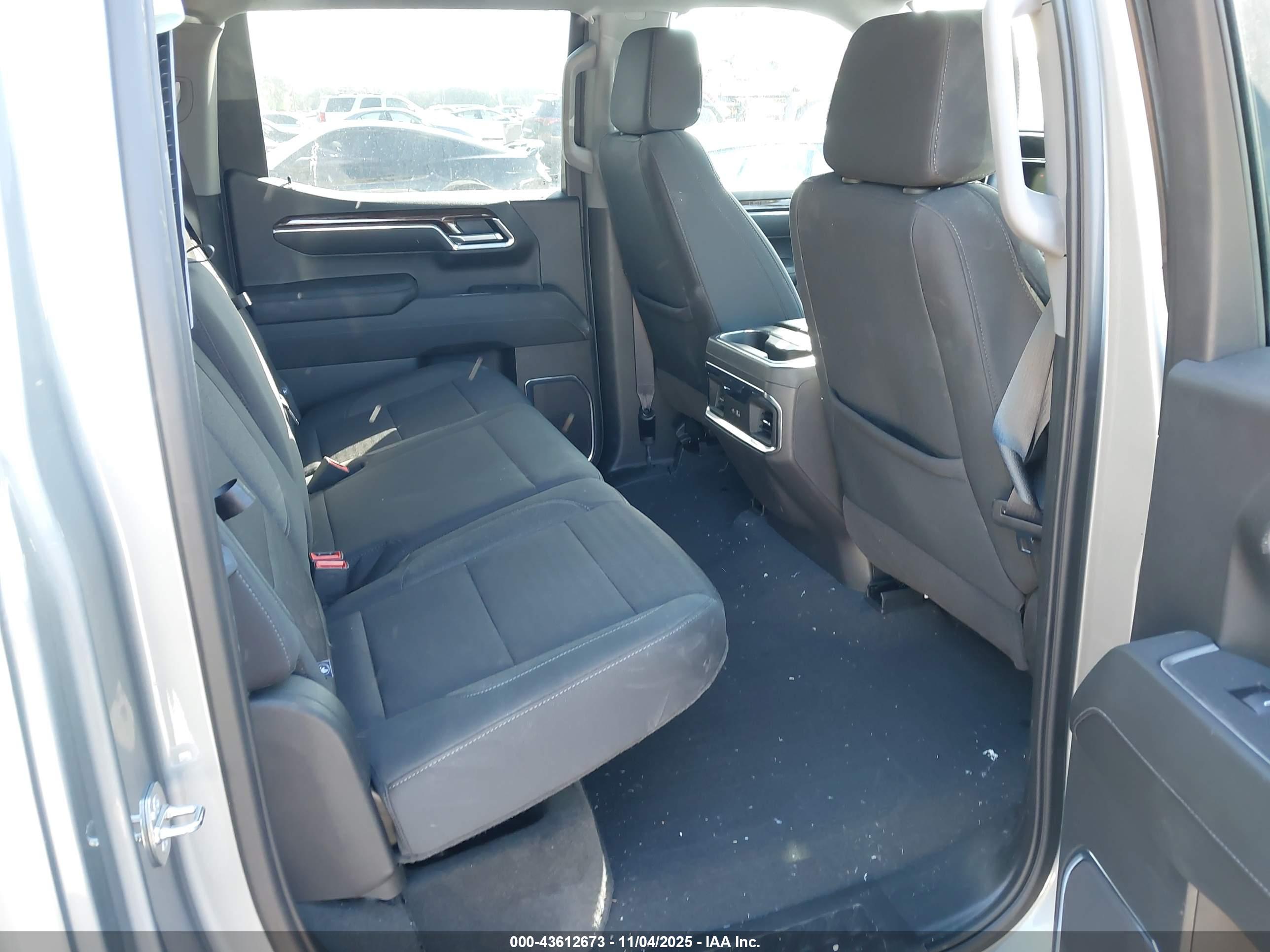 GMC SIERRA image 8