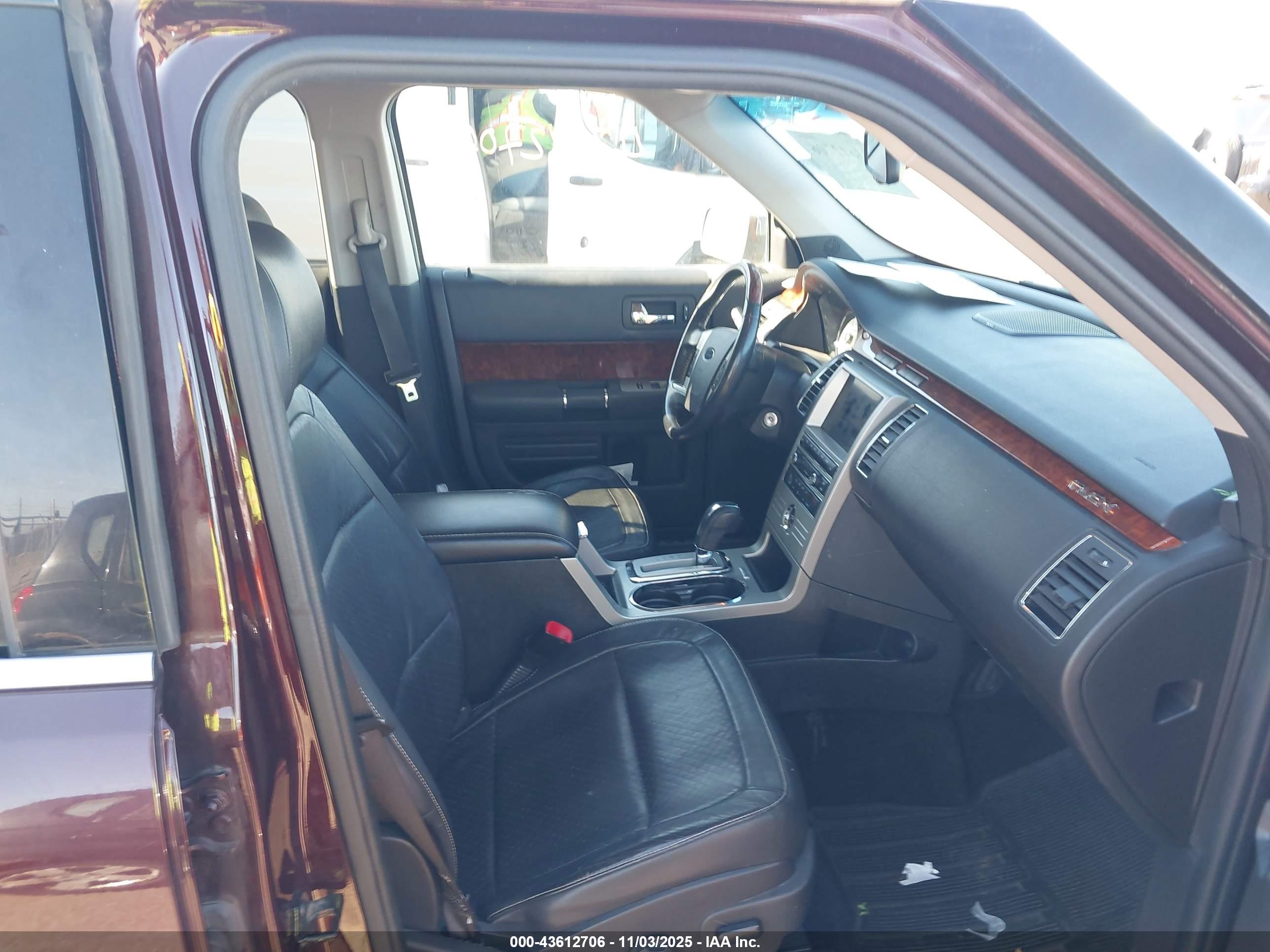 FORD FLEX image 5