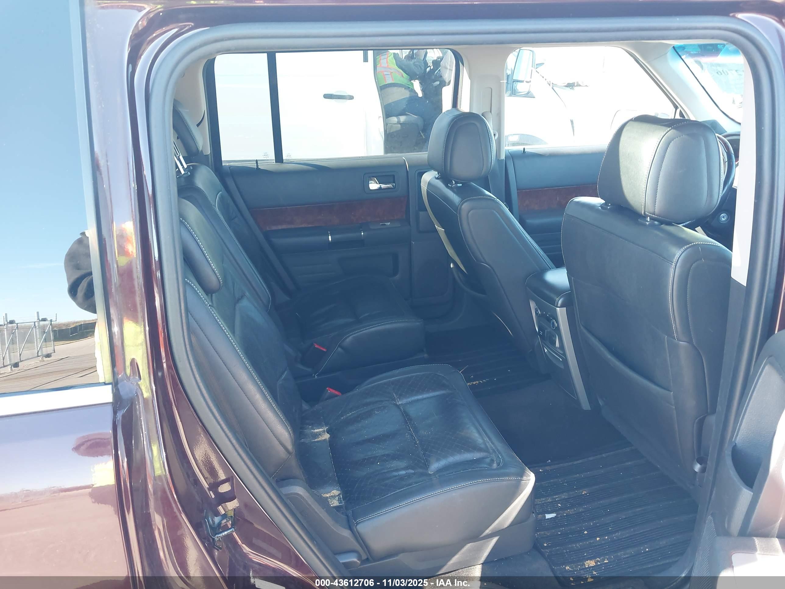 FORD FLEX image 8