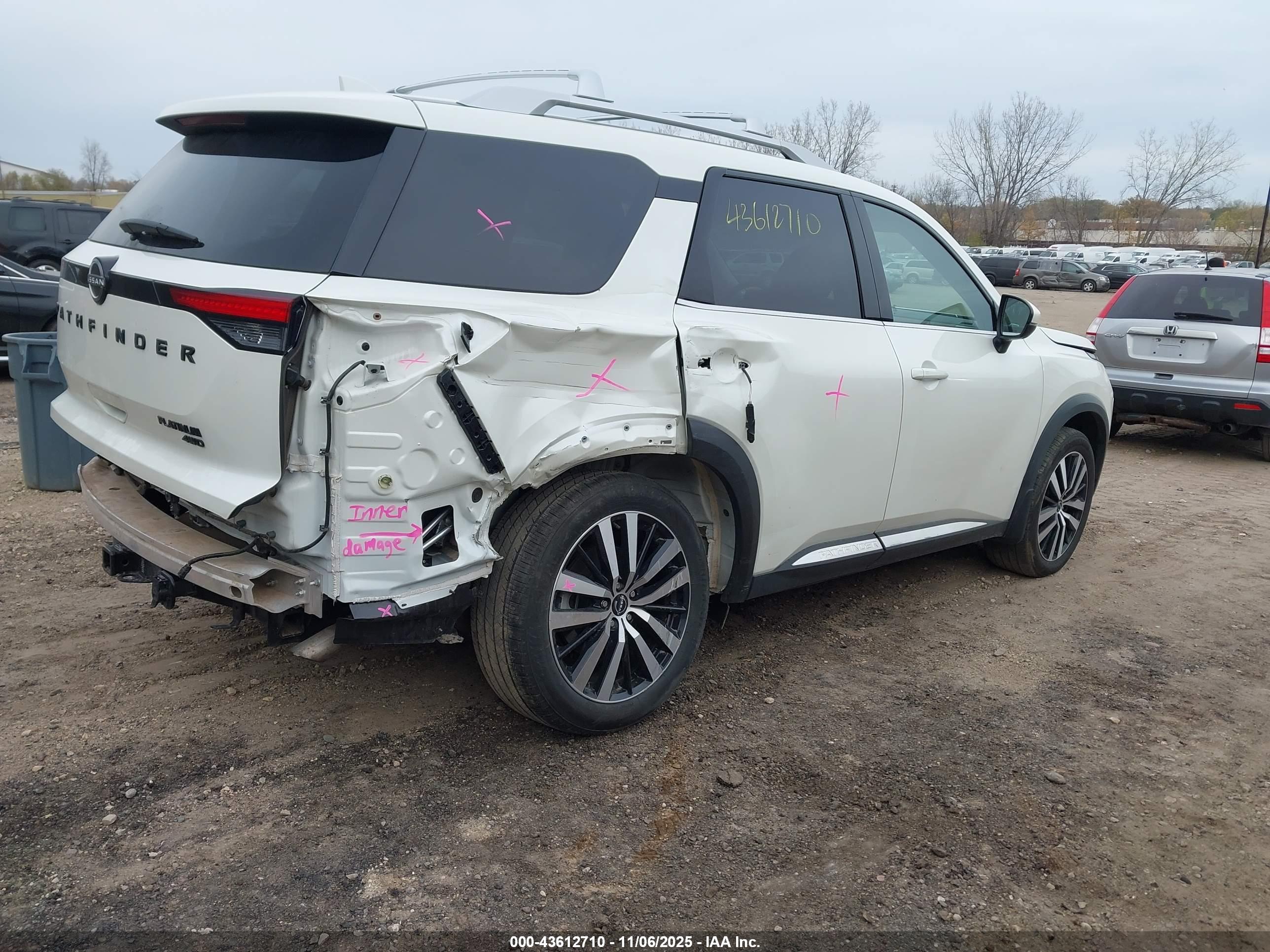 NISSAN PATHFINDER image 4