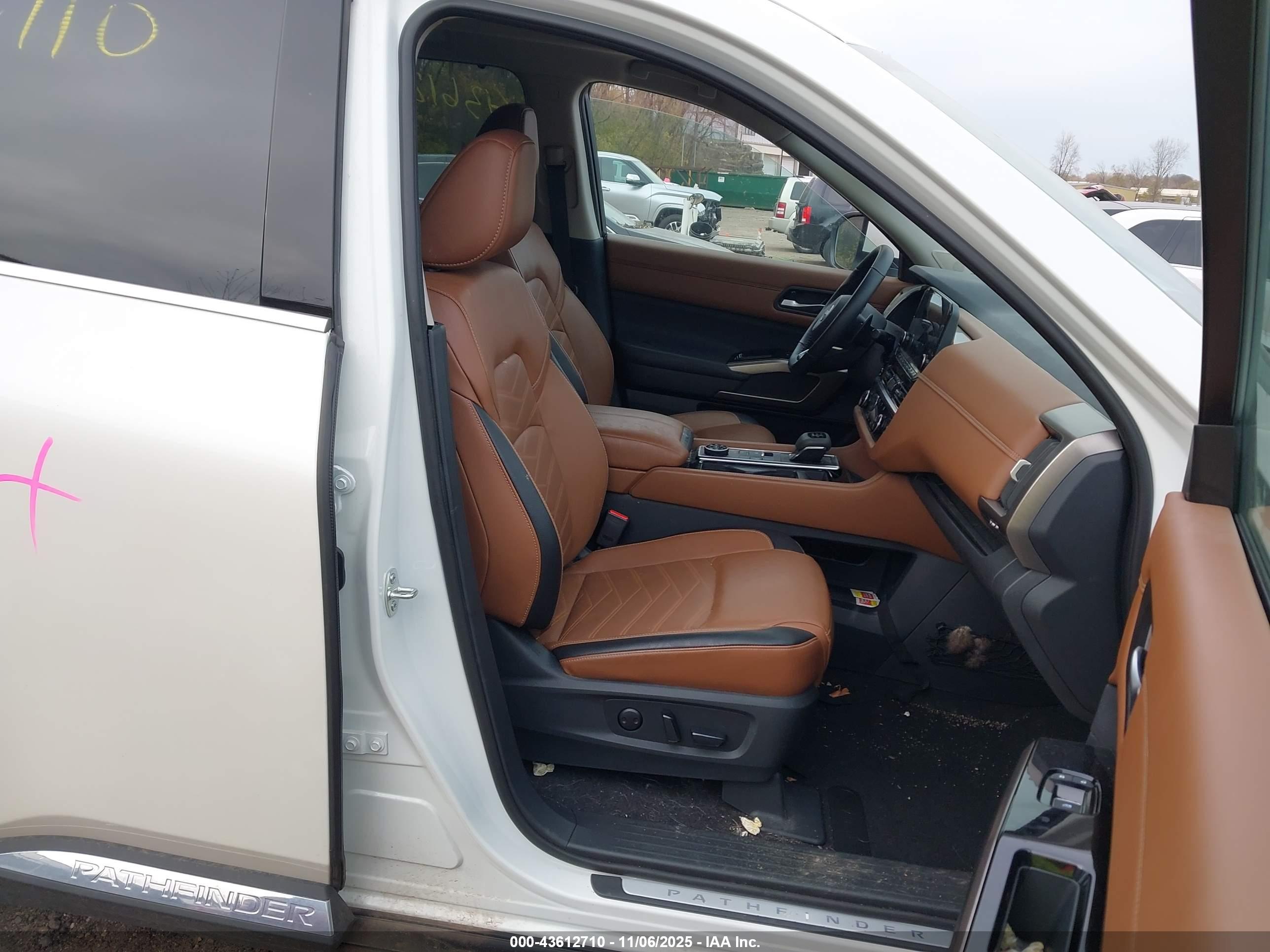 NISSAN PATHFINDER image 5