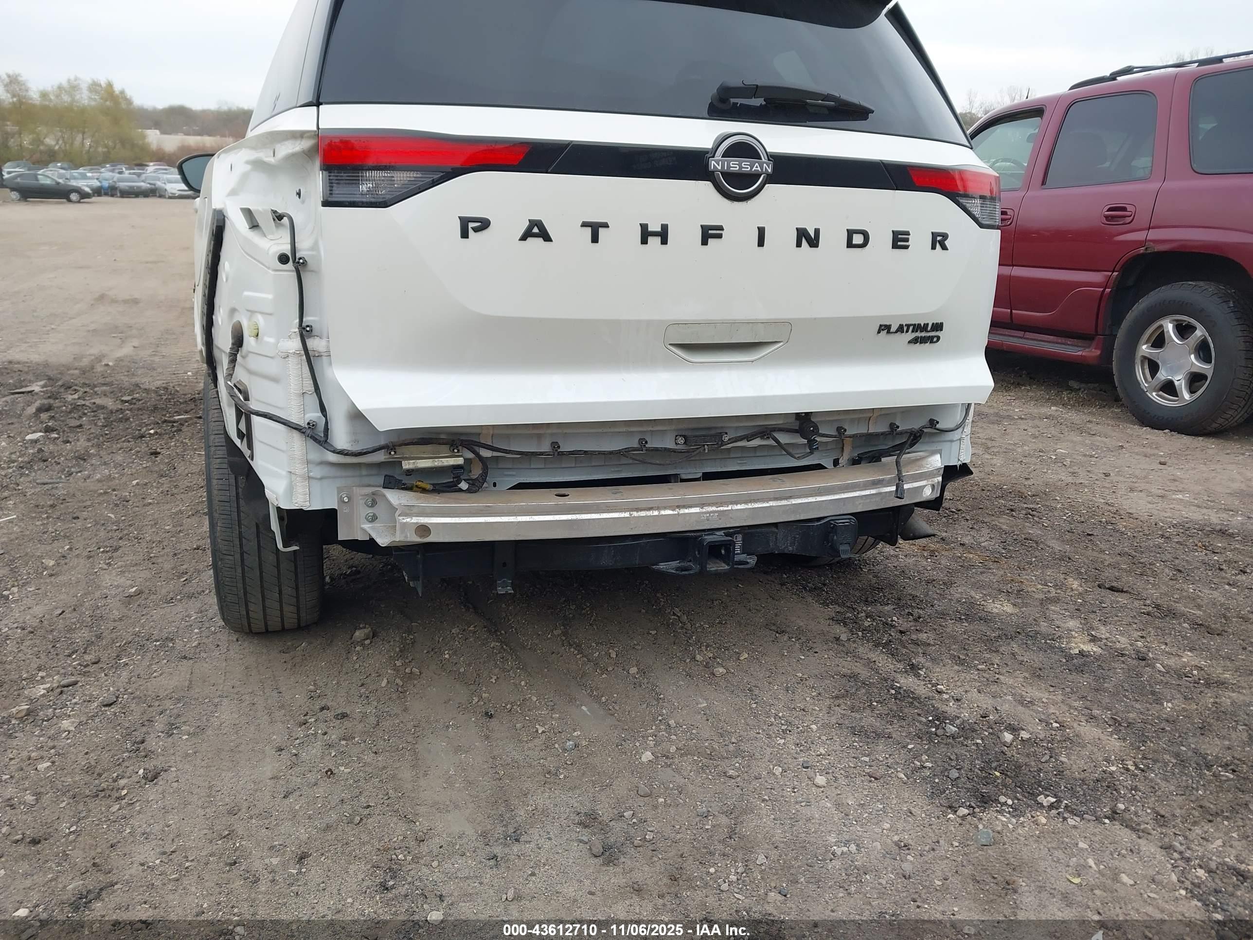 NISSAN PATHFINDER image 6