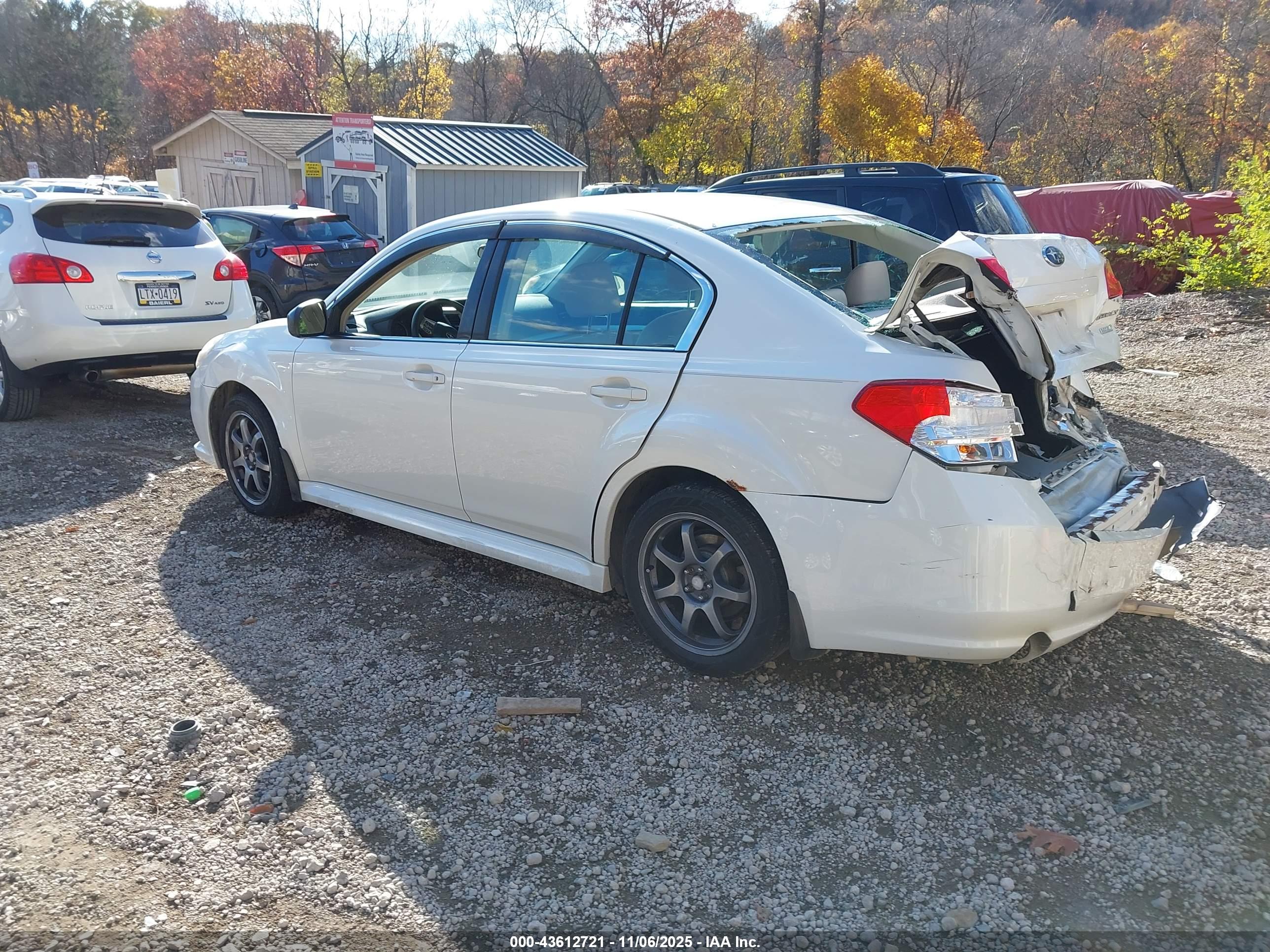 SUBARU LEGACY image 3