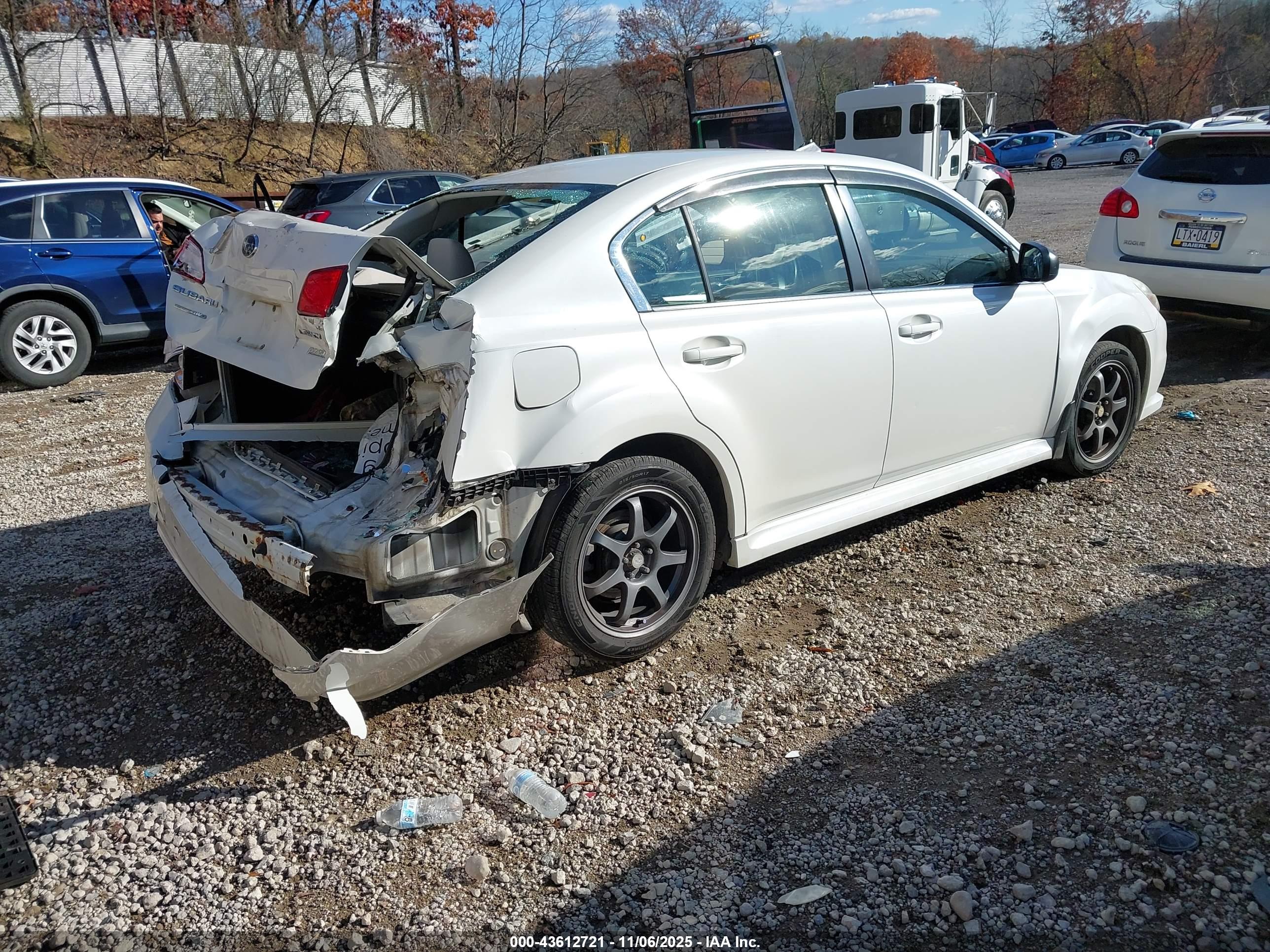 SUBARU LEGACY image 4