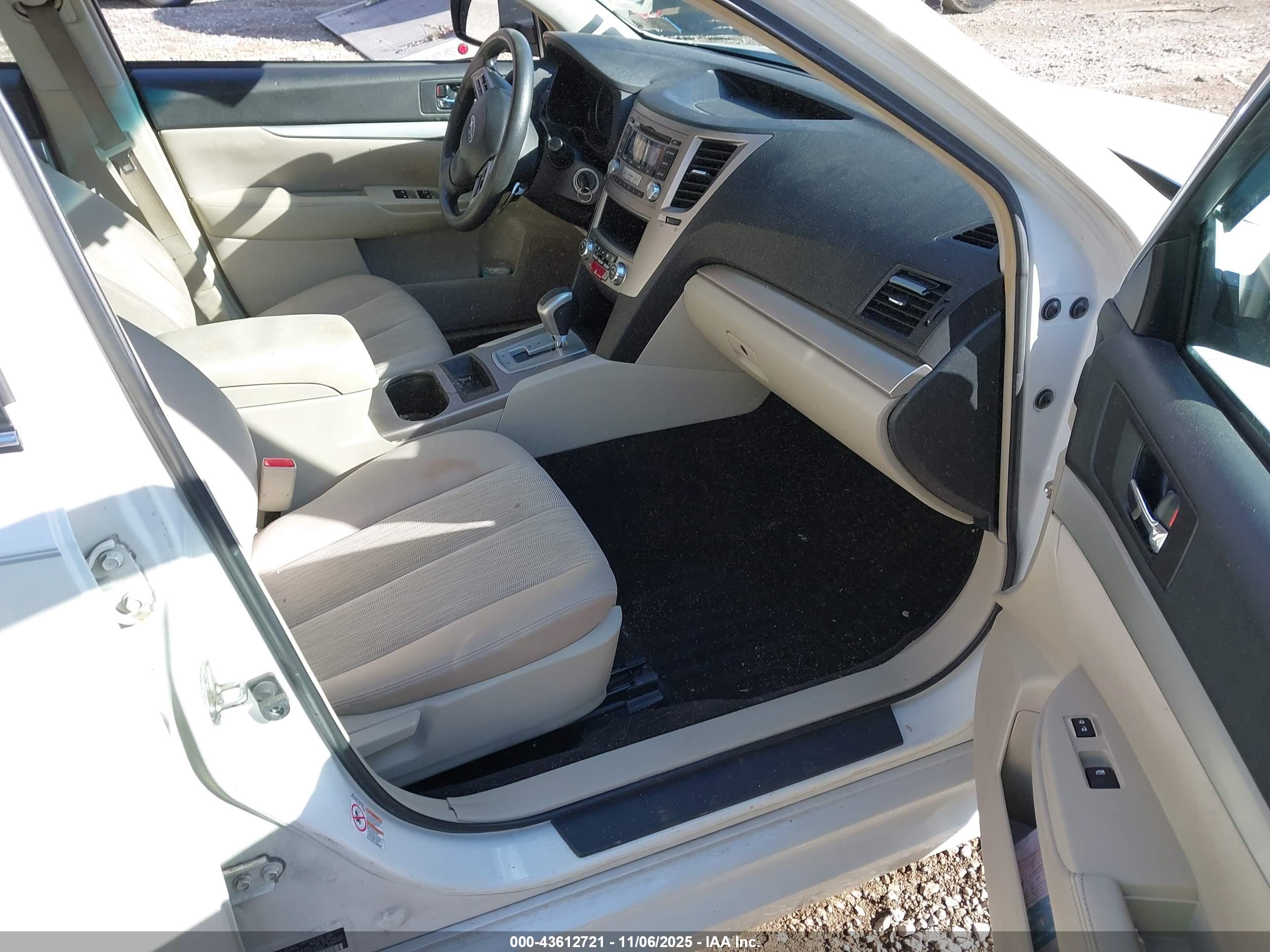 SUBARU LEGACY image 5