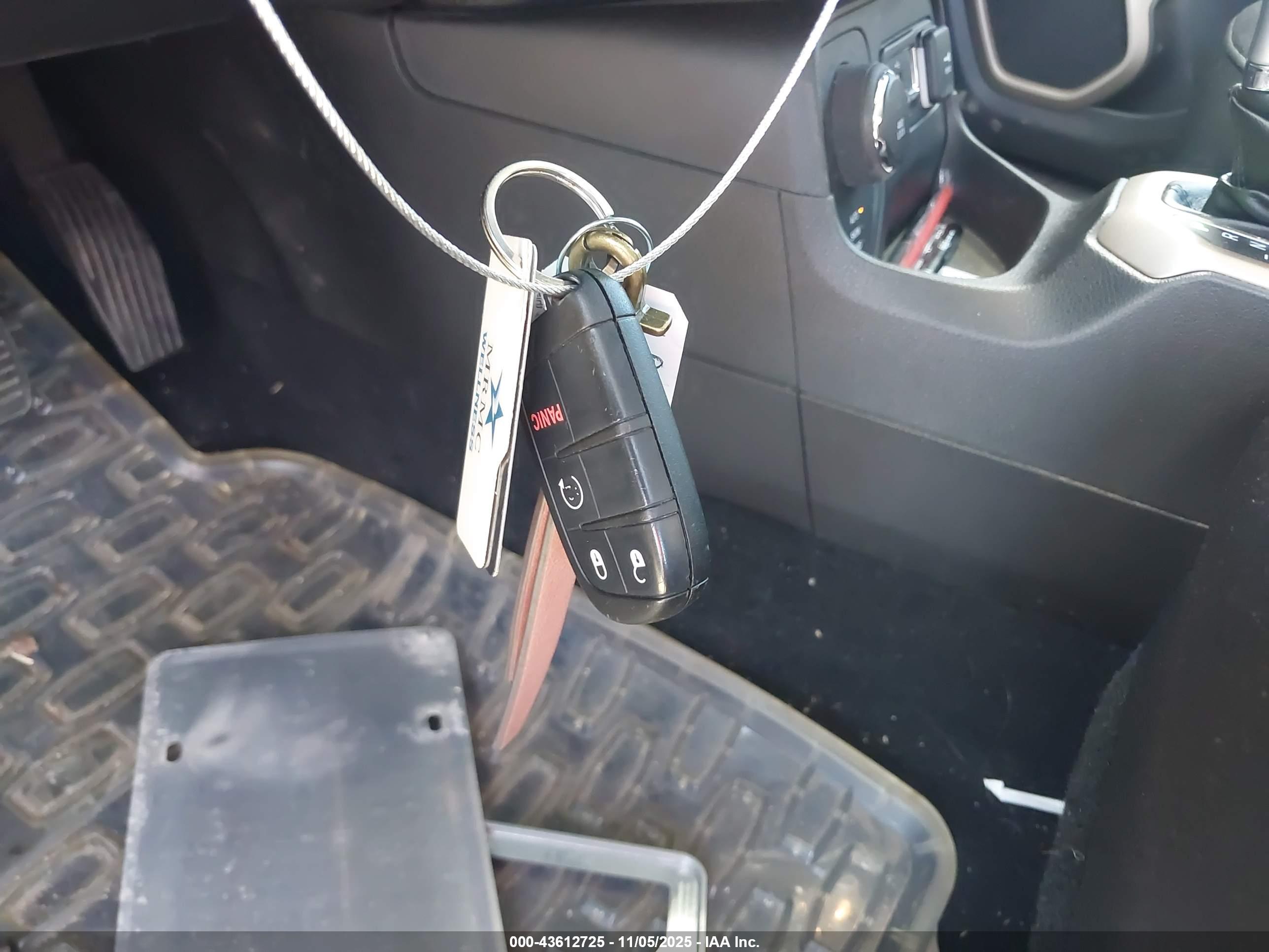 JEEP RENEGADE image 11