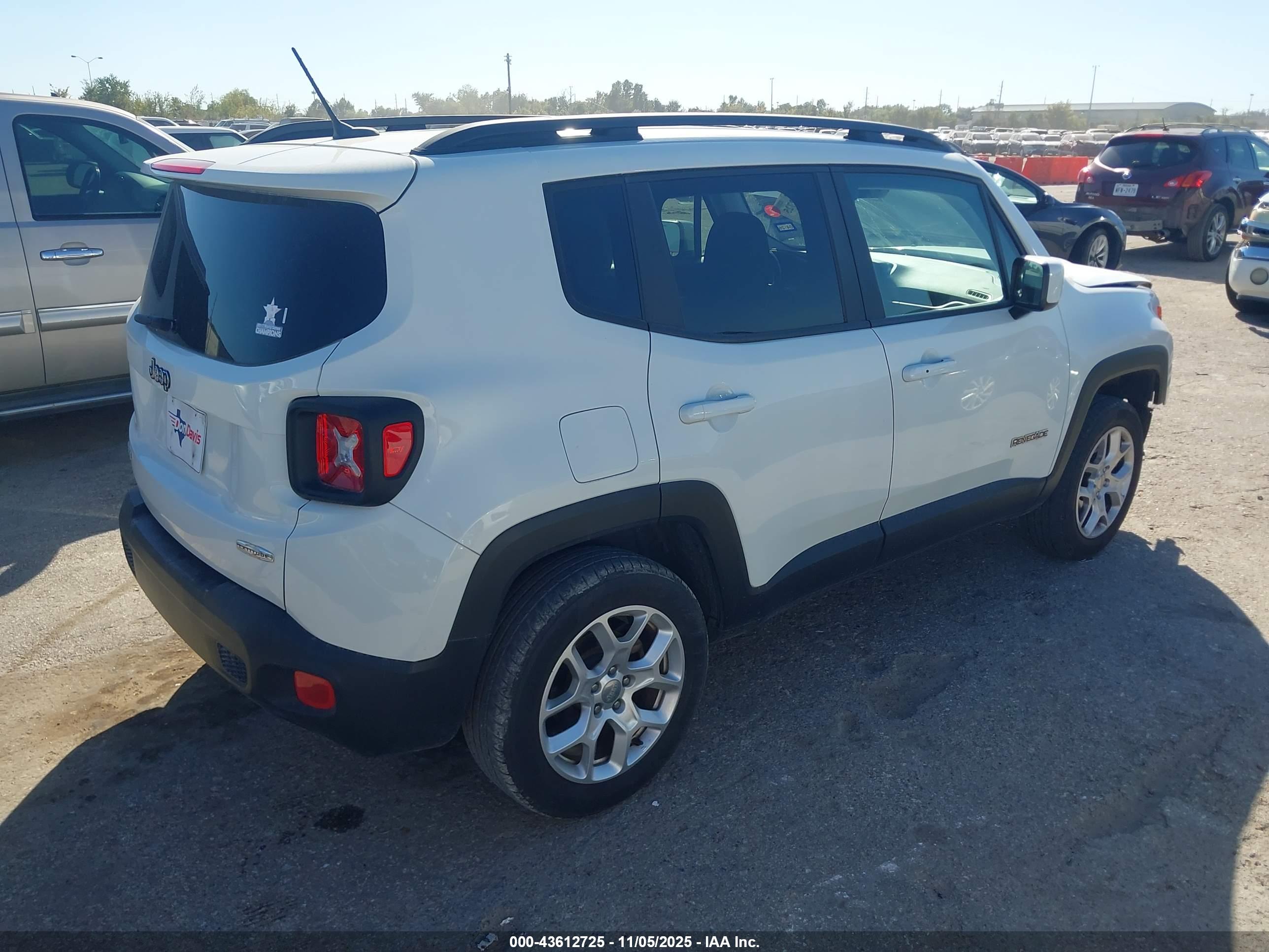 JEEP RENEGADE image 4