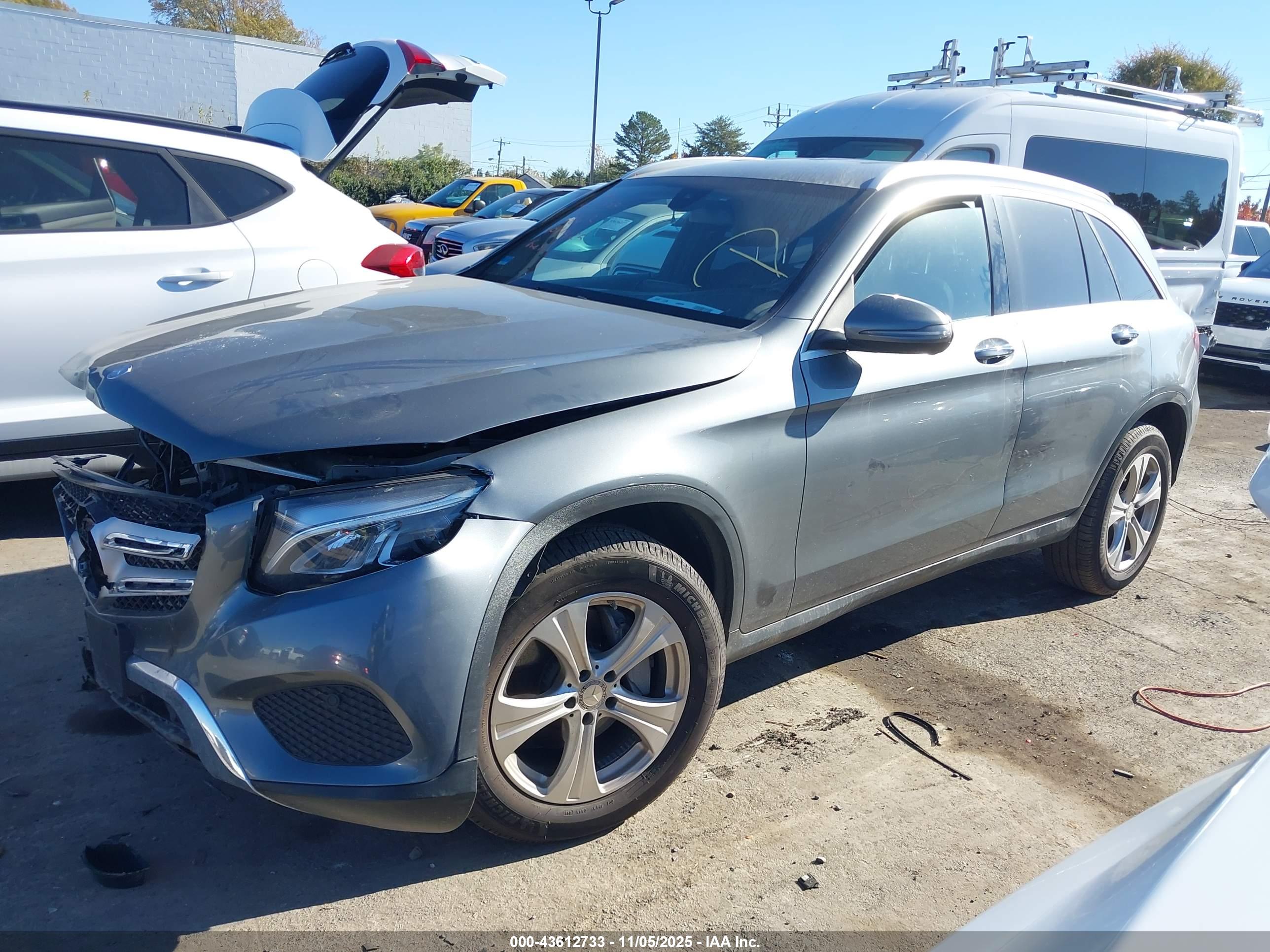 MERCEDES-BENZ GLC image 2