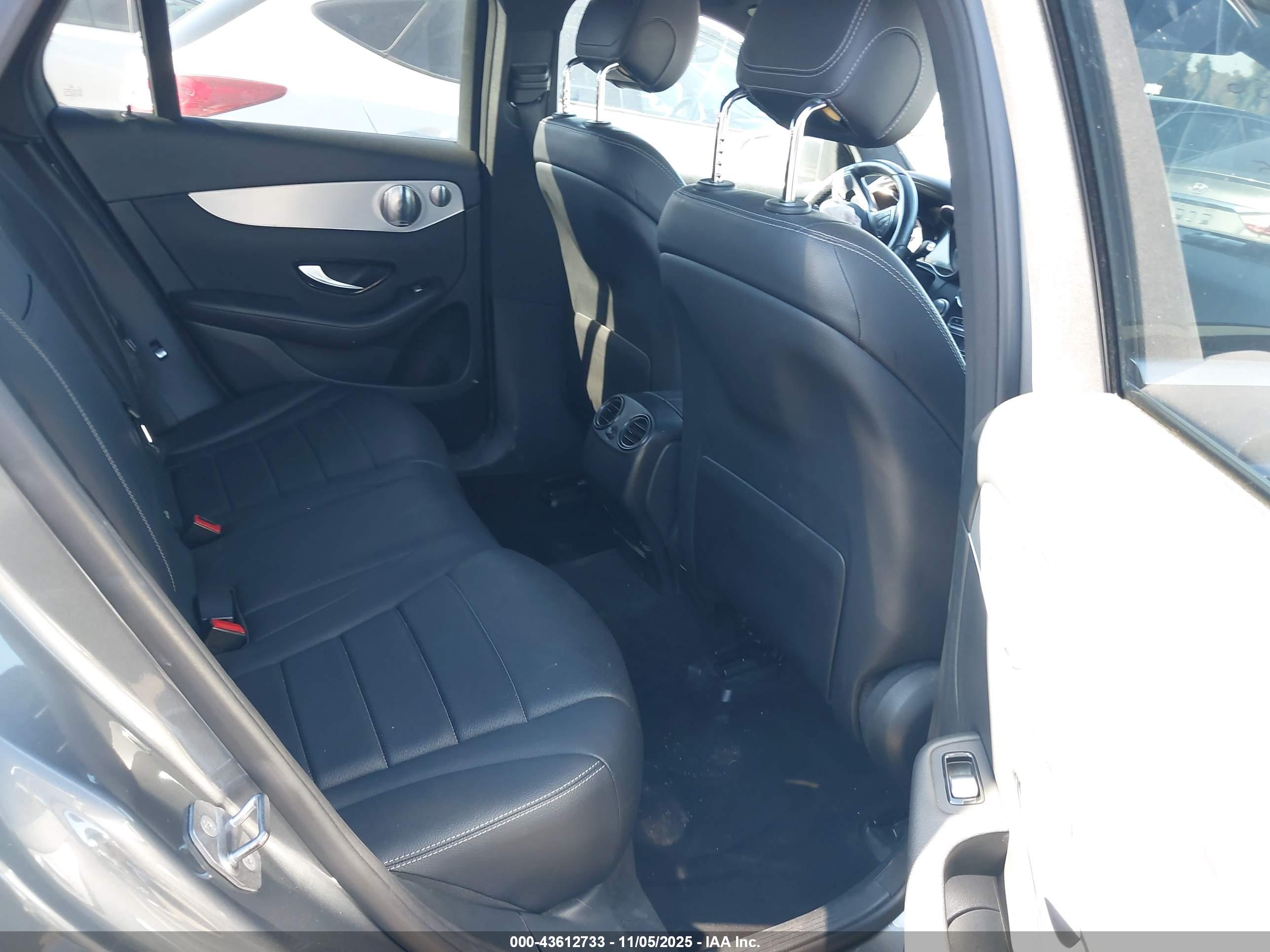 MERCEDES-BENZ GLC image 8