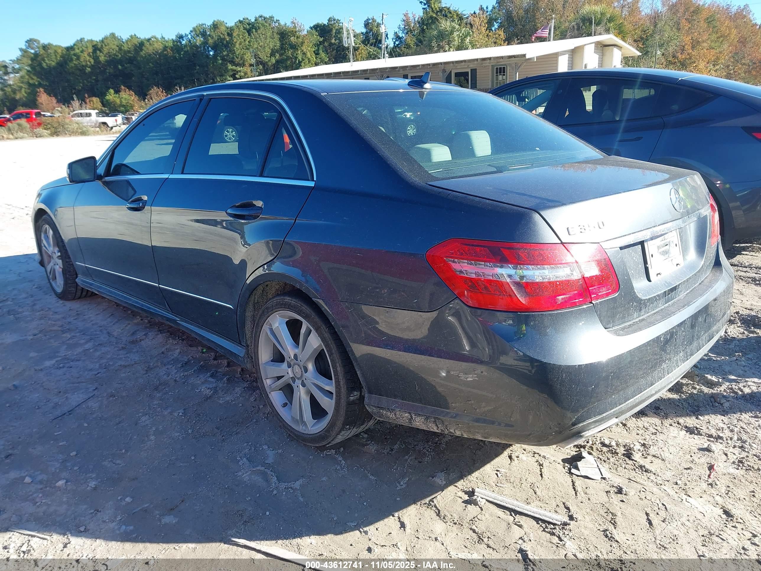 MERCEDES-BENZ E image 3