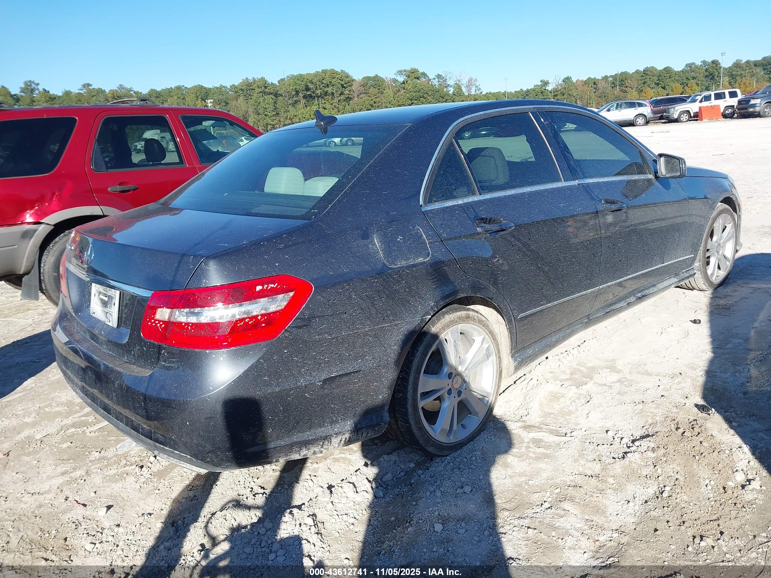 MERCEDES-BENZ E image 4