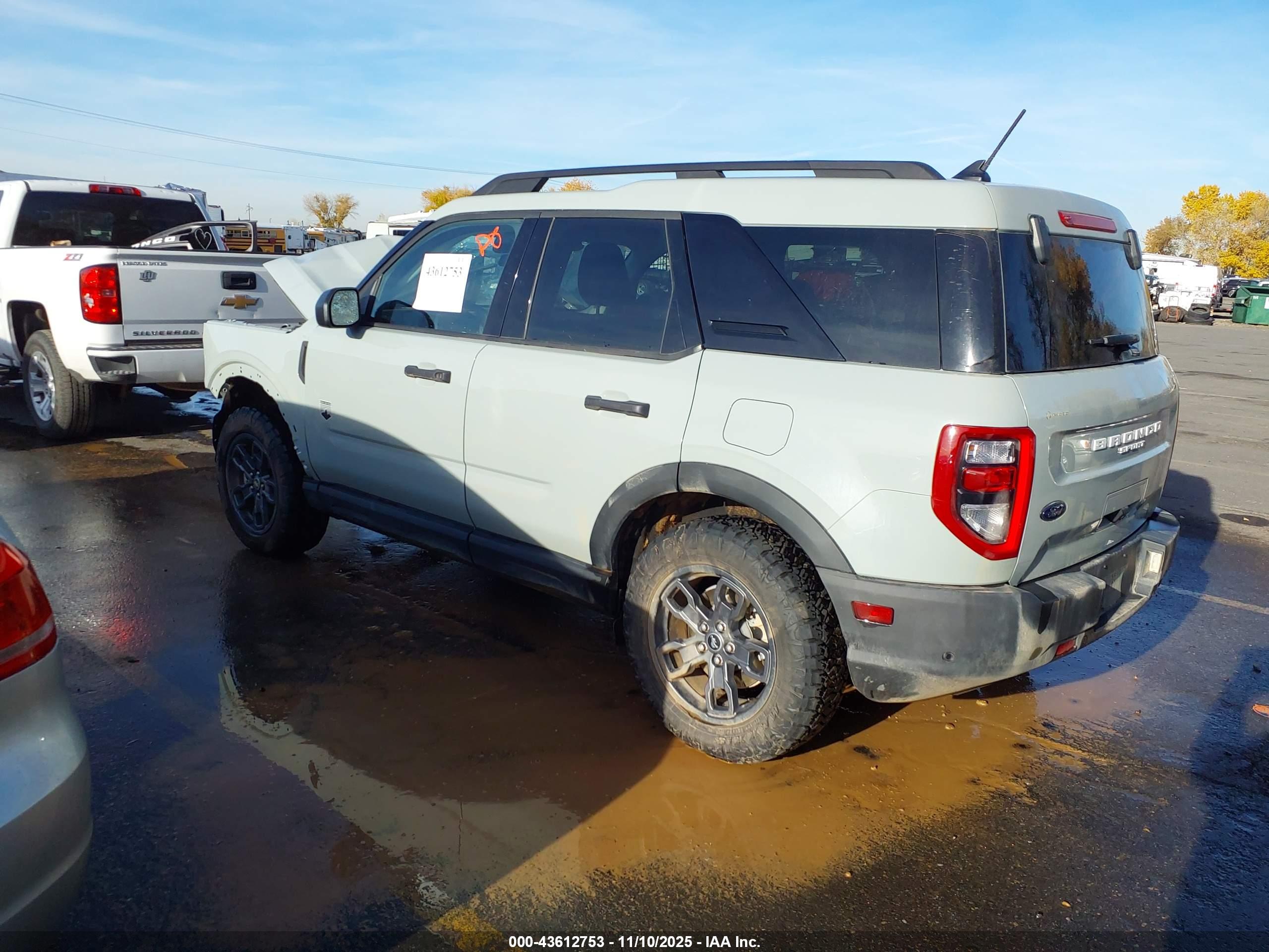 FORD BRONCO image 3