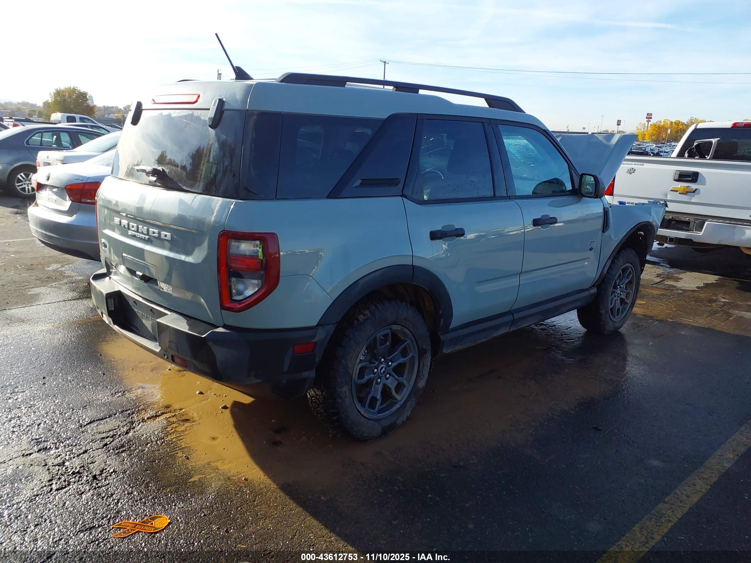 FORD BRONCO image 4