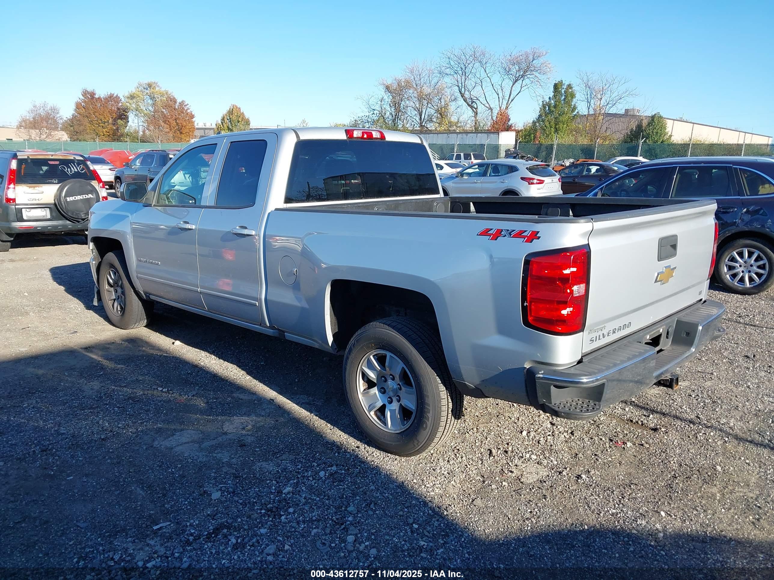 CHEVROLET SILVERADO image 3