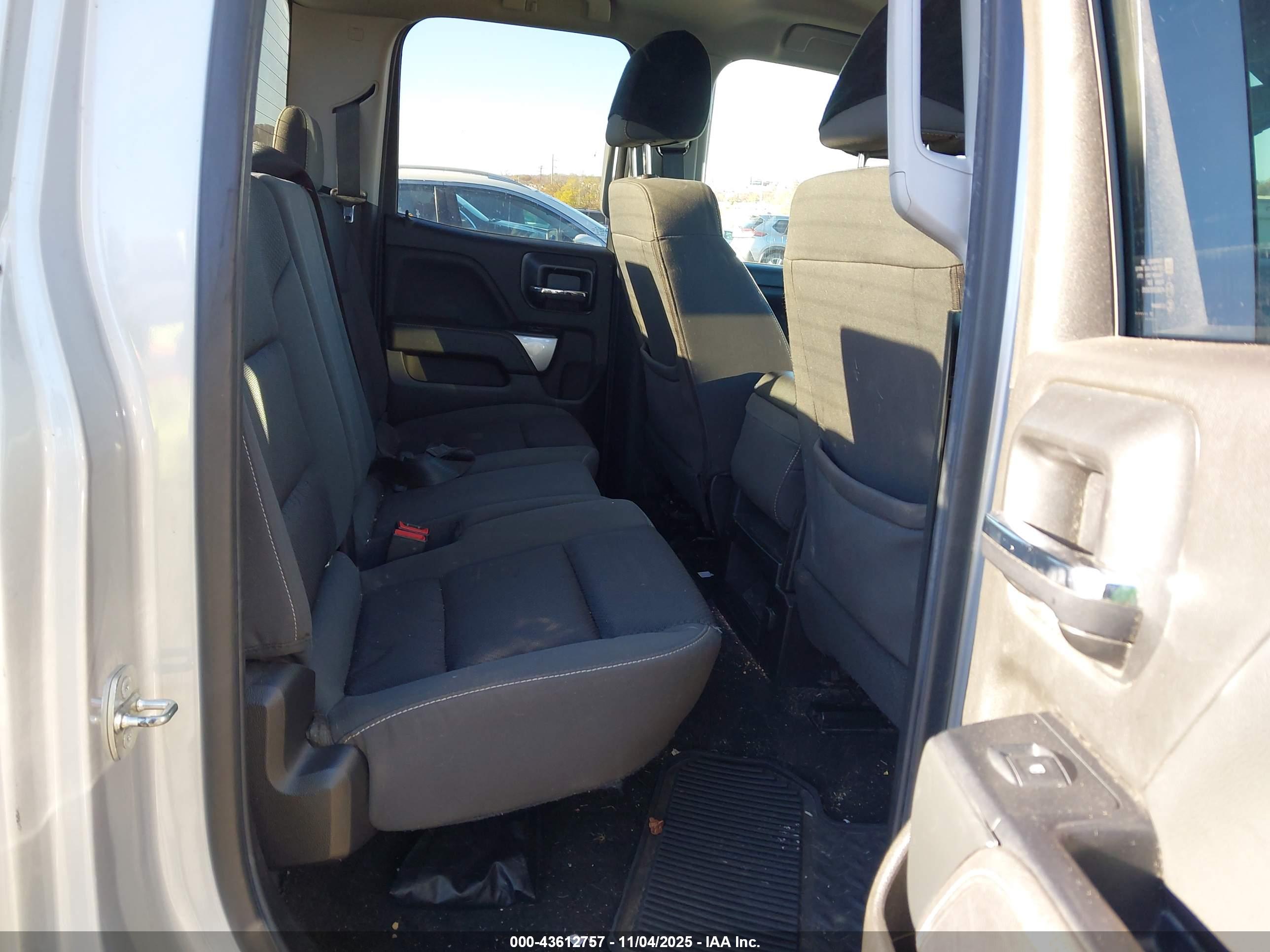 CHEVROLET SILVERADO image 8