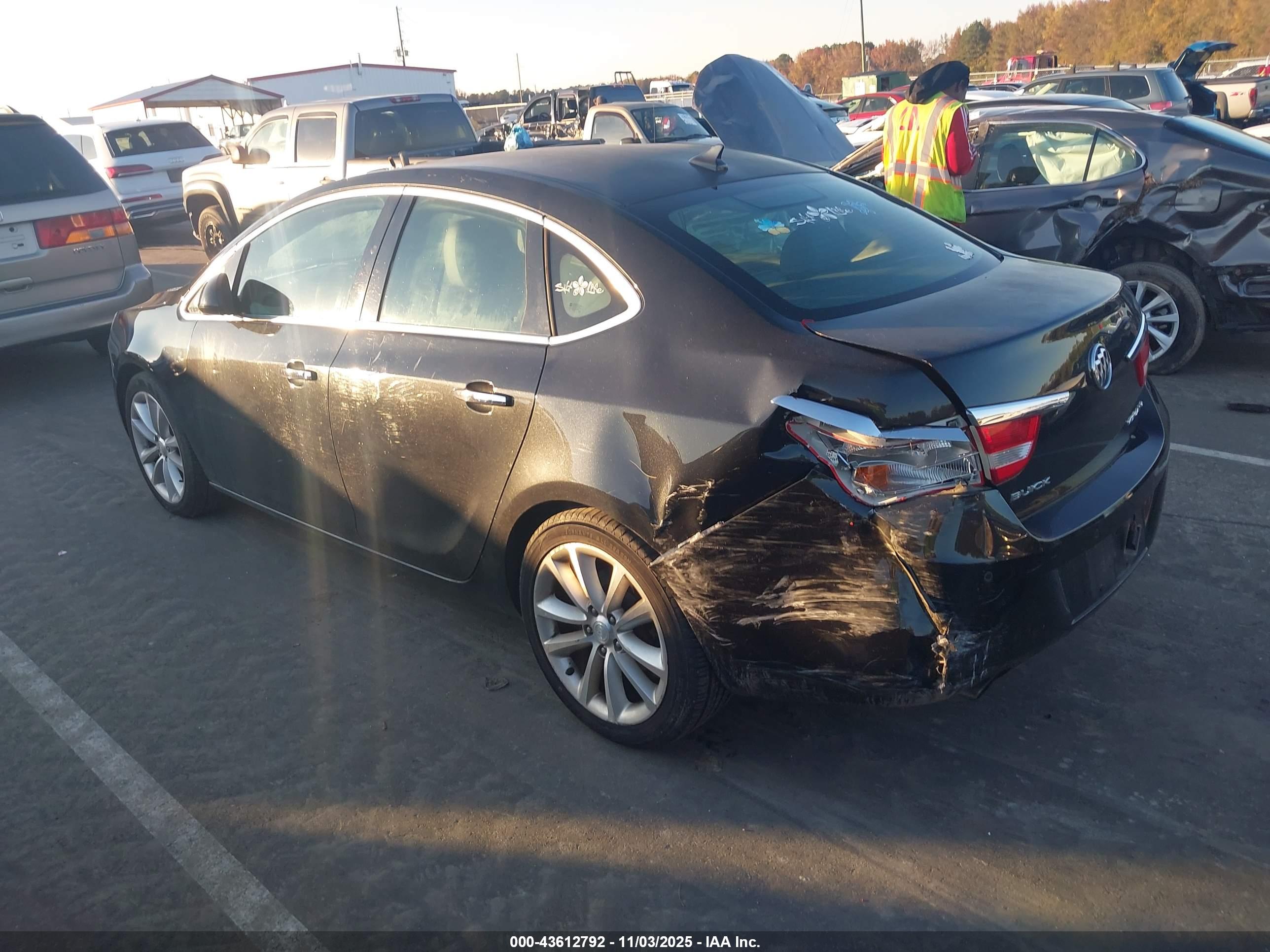 BUICK VERANO image 3