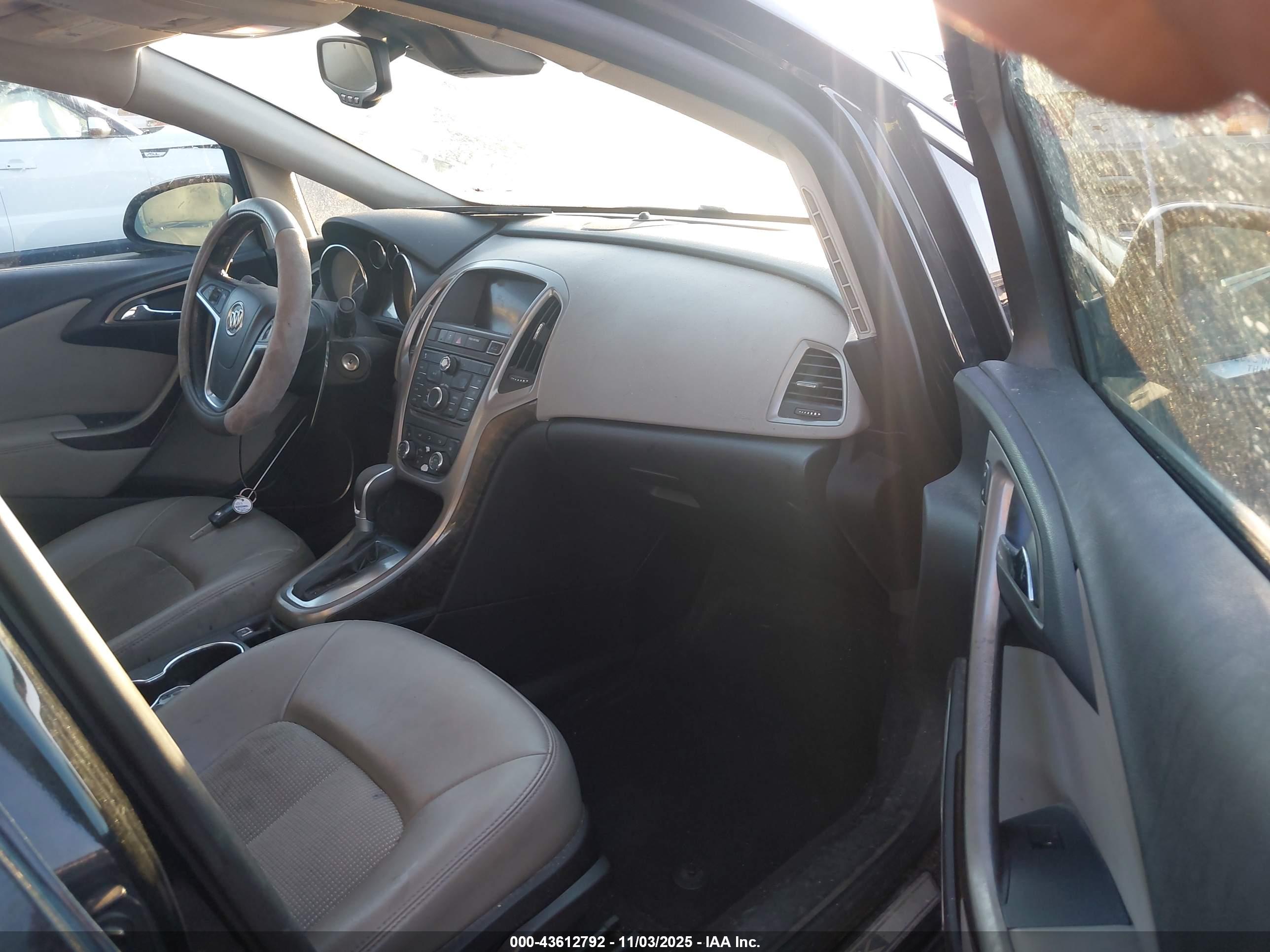 BUICK VERANO image 5