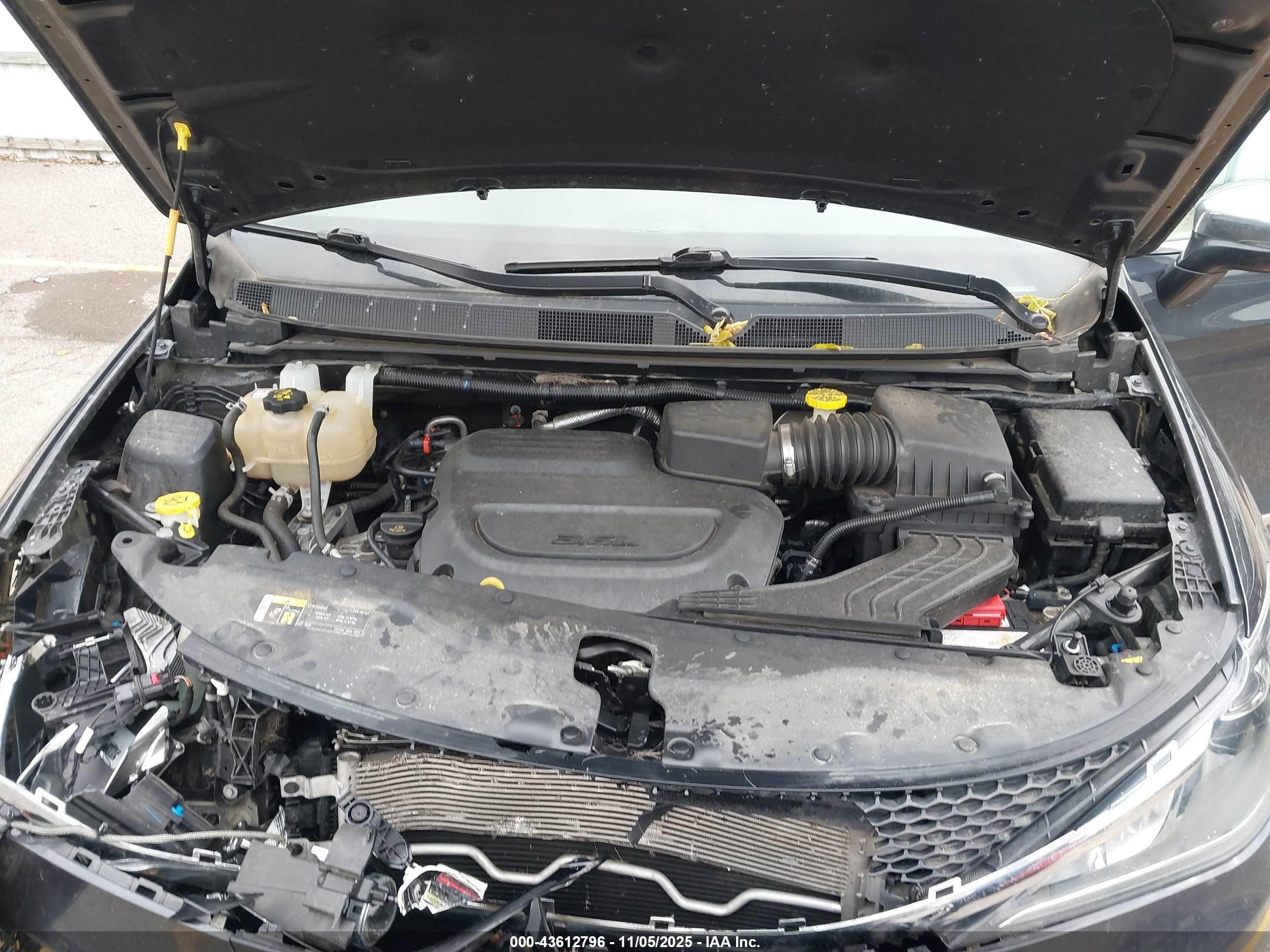 CHRYSLER PACIFICA image 10