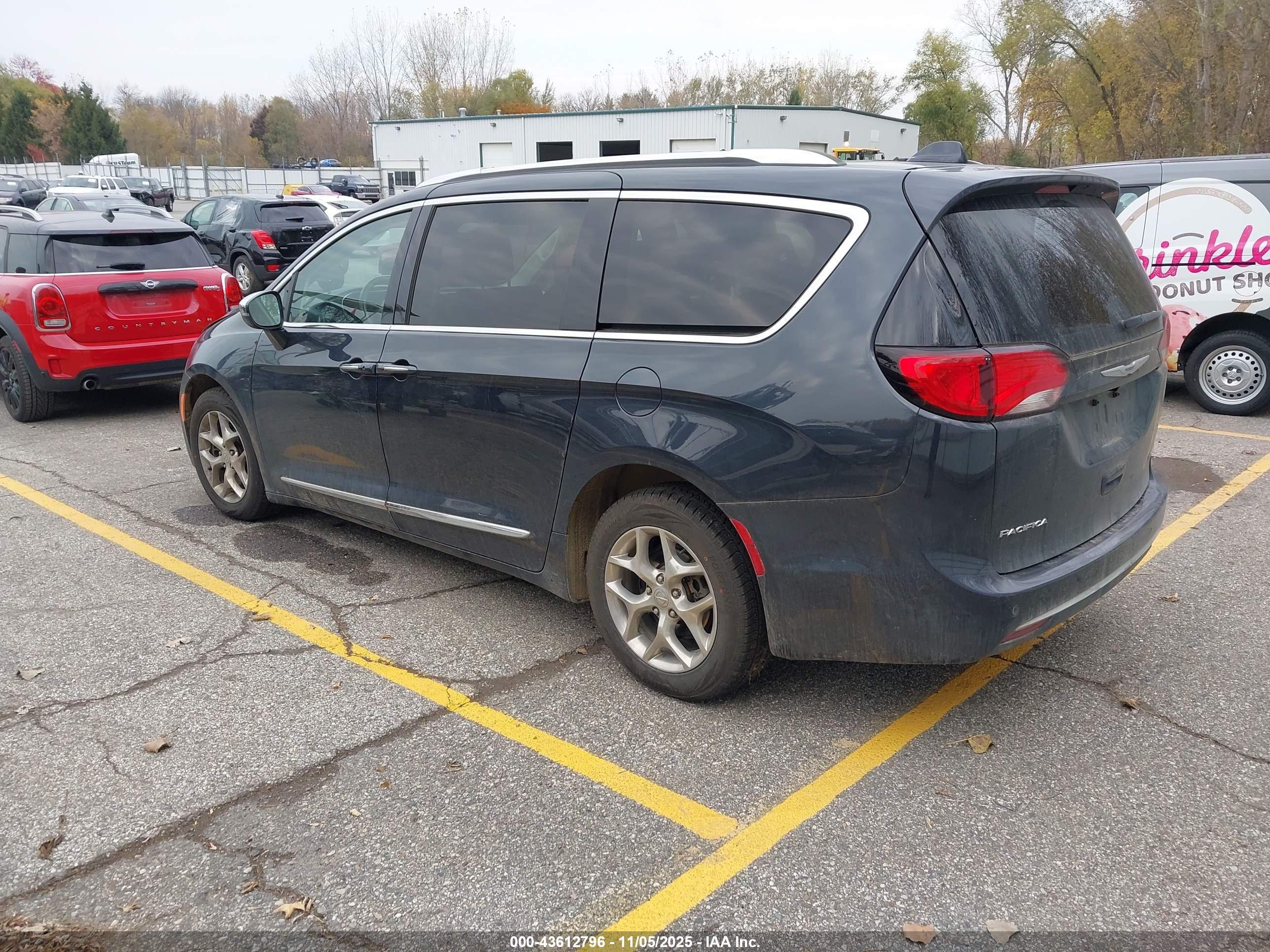 CHRYSLER PACIFICA image 3