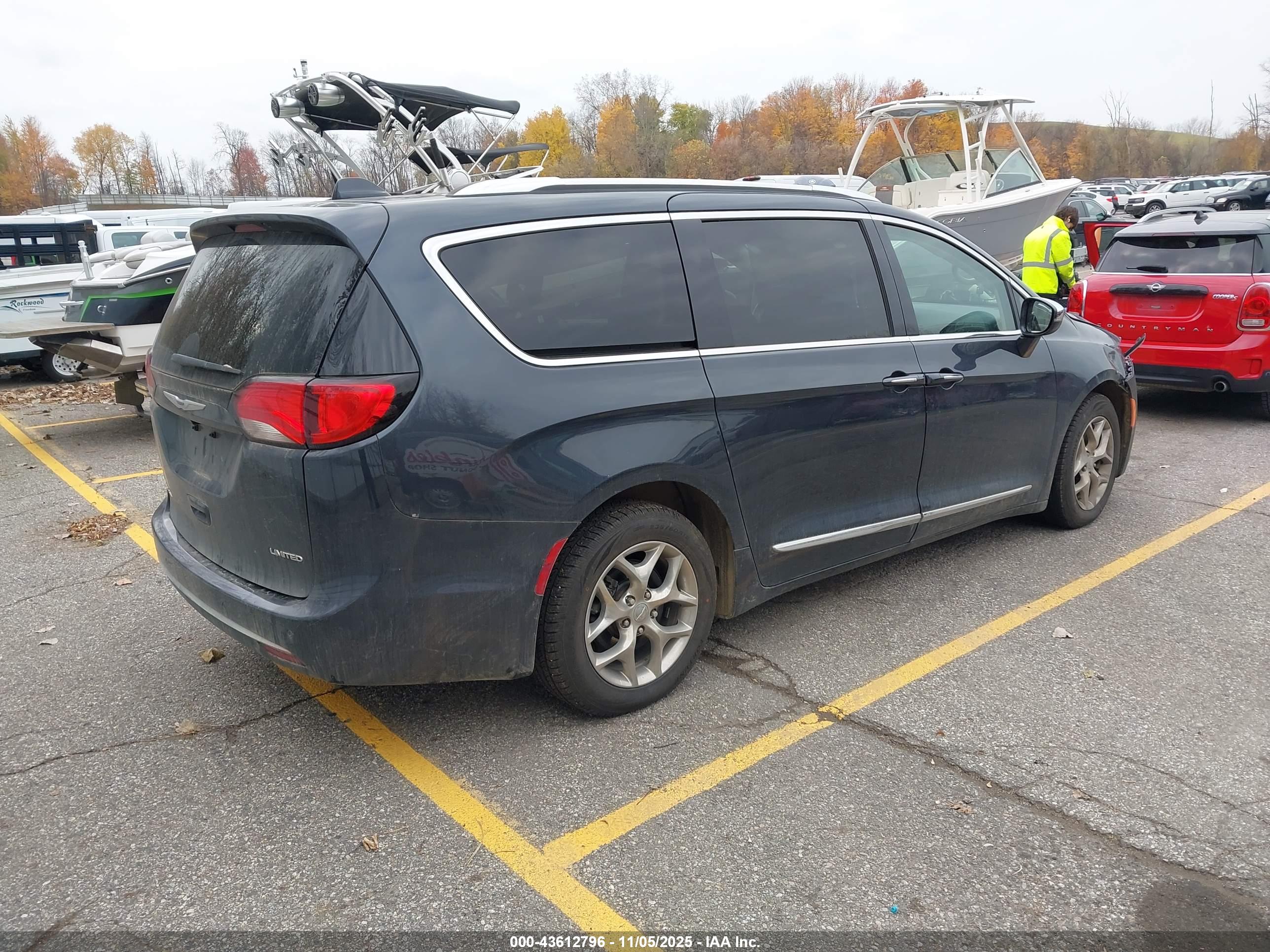CHRYSLER PACIFICA image 4